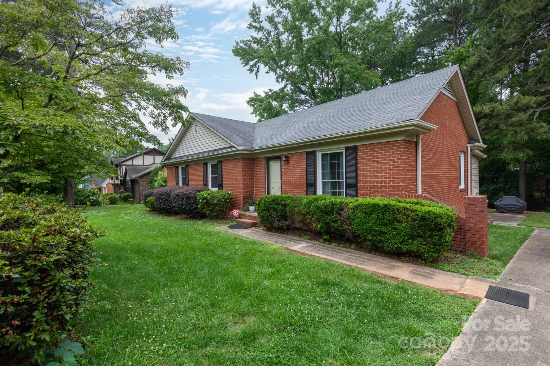 Property image 1 at 5727 Faulconbridge Road, Charlotte, NC 28227