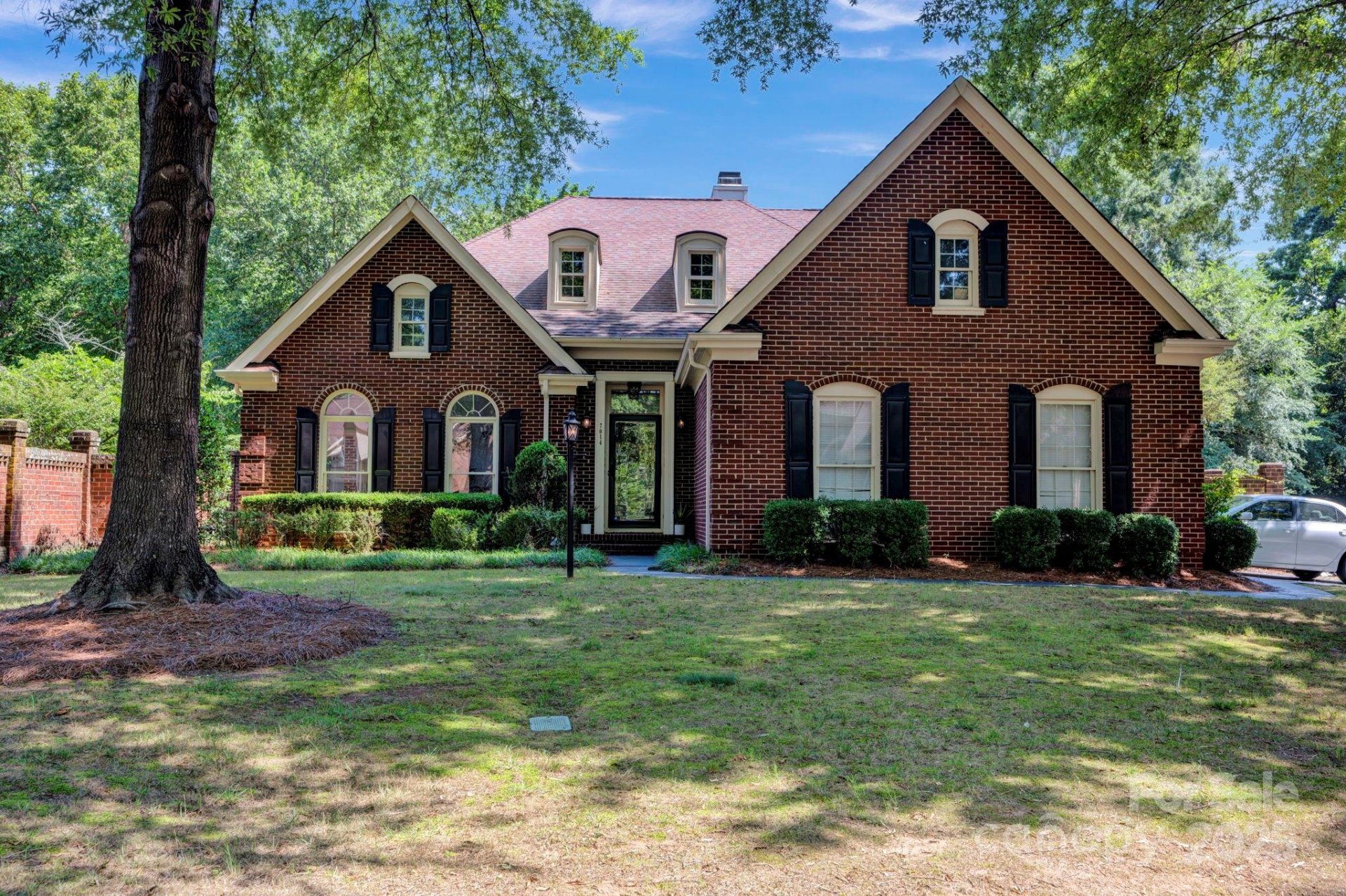 7014 Walton Heath Lane