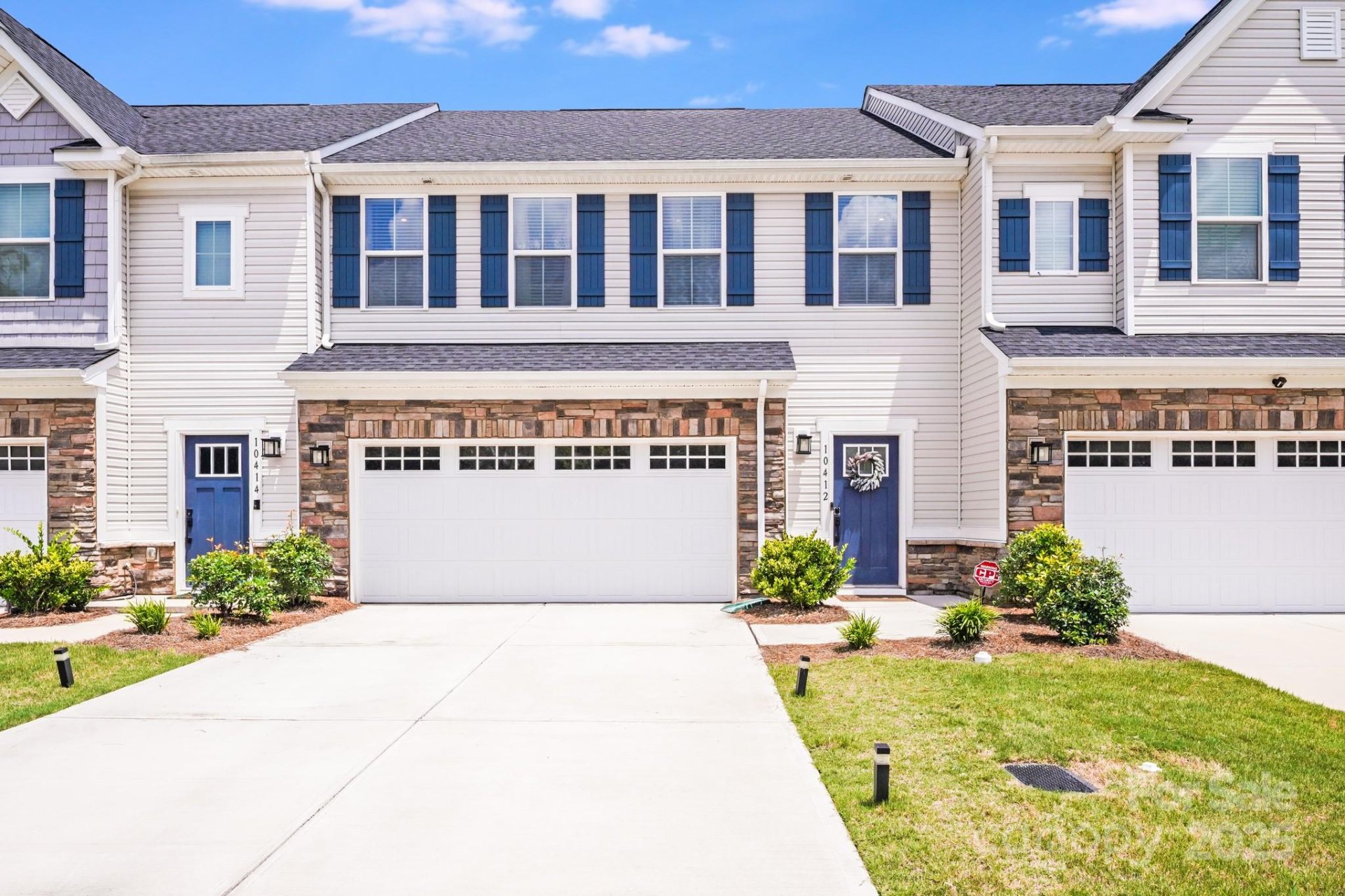 Dalton Woods, Huntersville Community