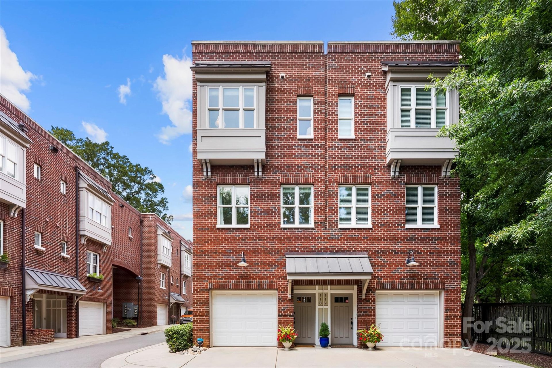 Property image 1 at 106 N Laurel Avenue, Charlotte, NC 28207