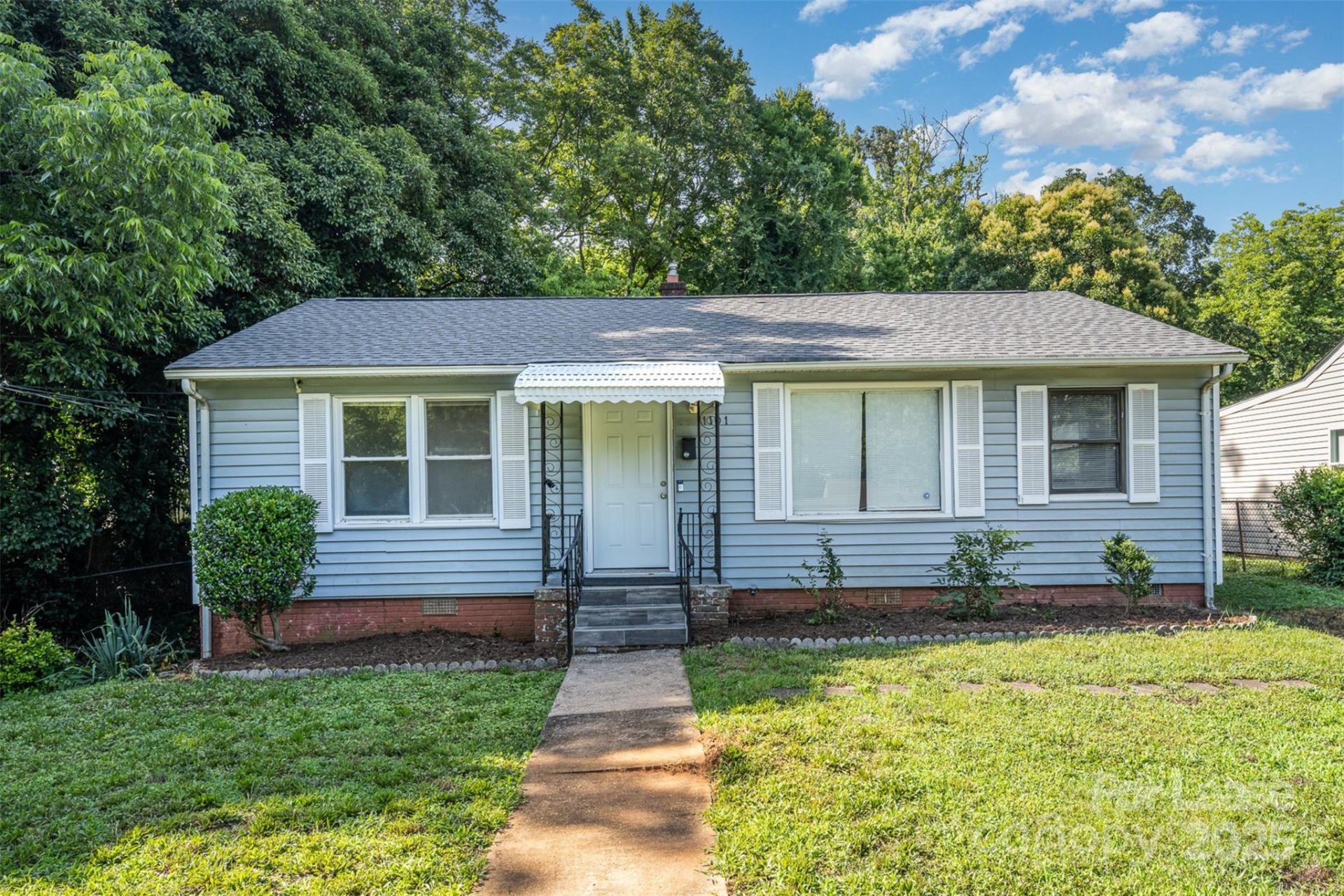 Property image 1 at 1101 Mona Drive, Charlotte, NC 28206