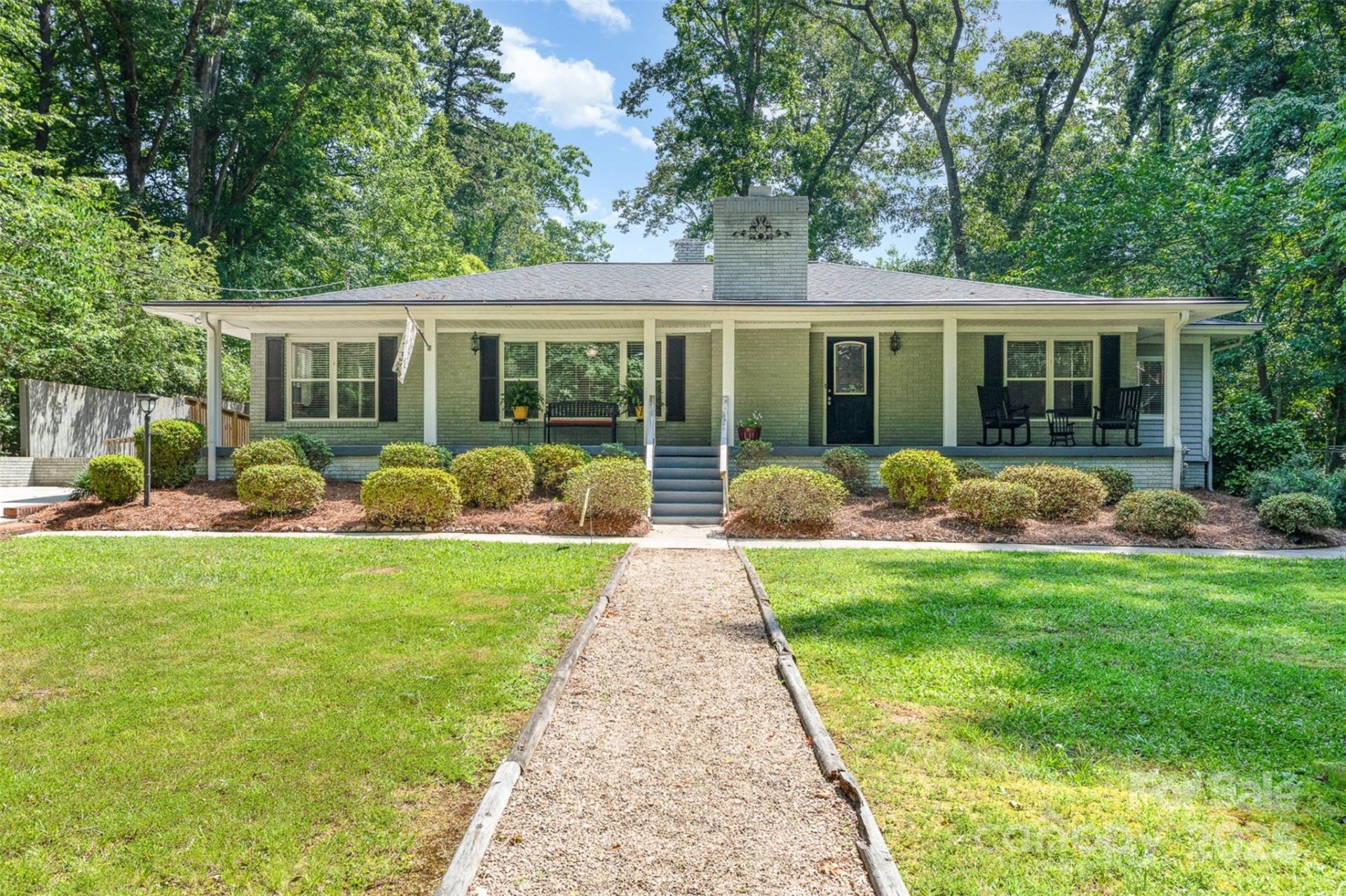 304 W Colonial Drive