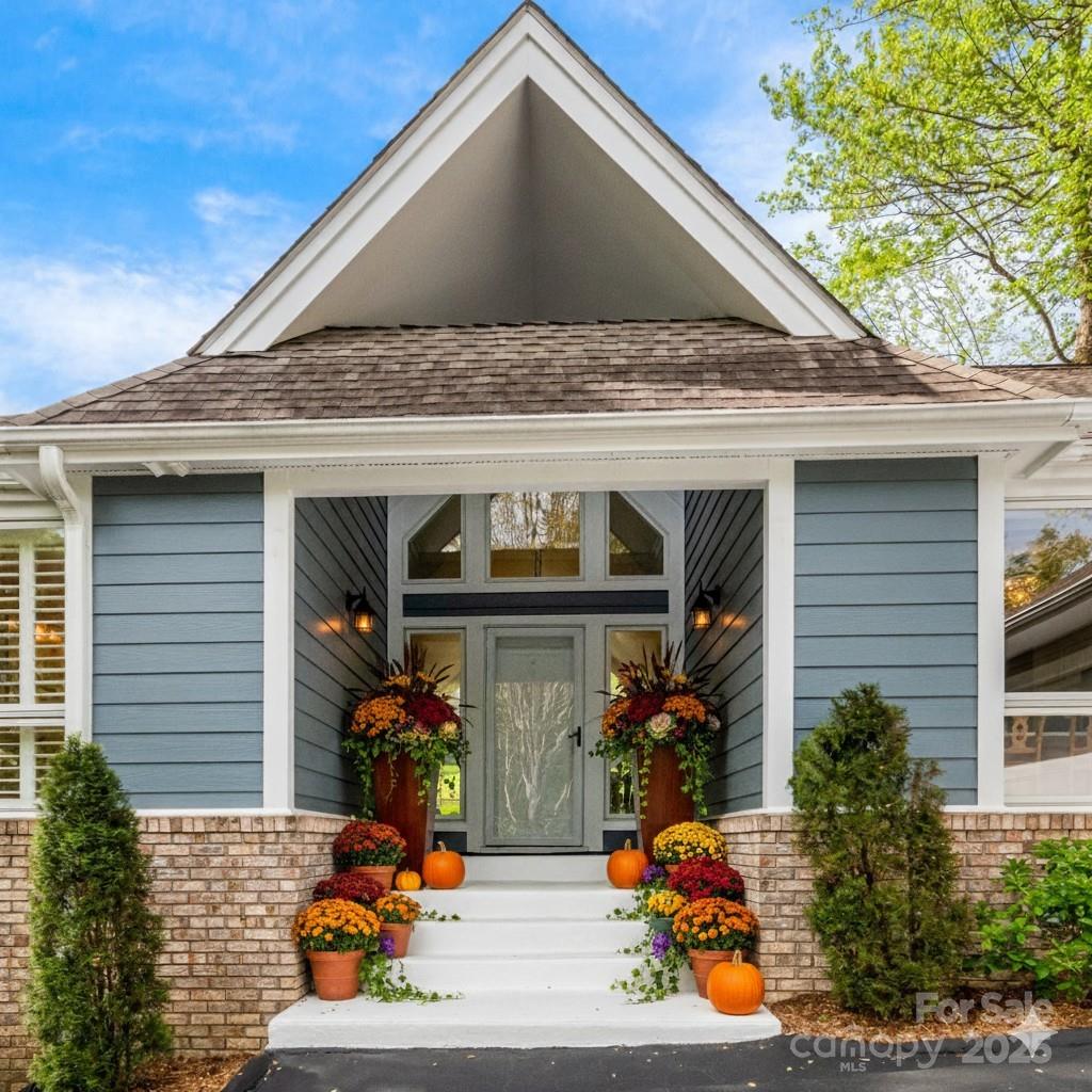 118 Broadmoor Drive