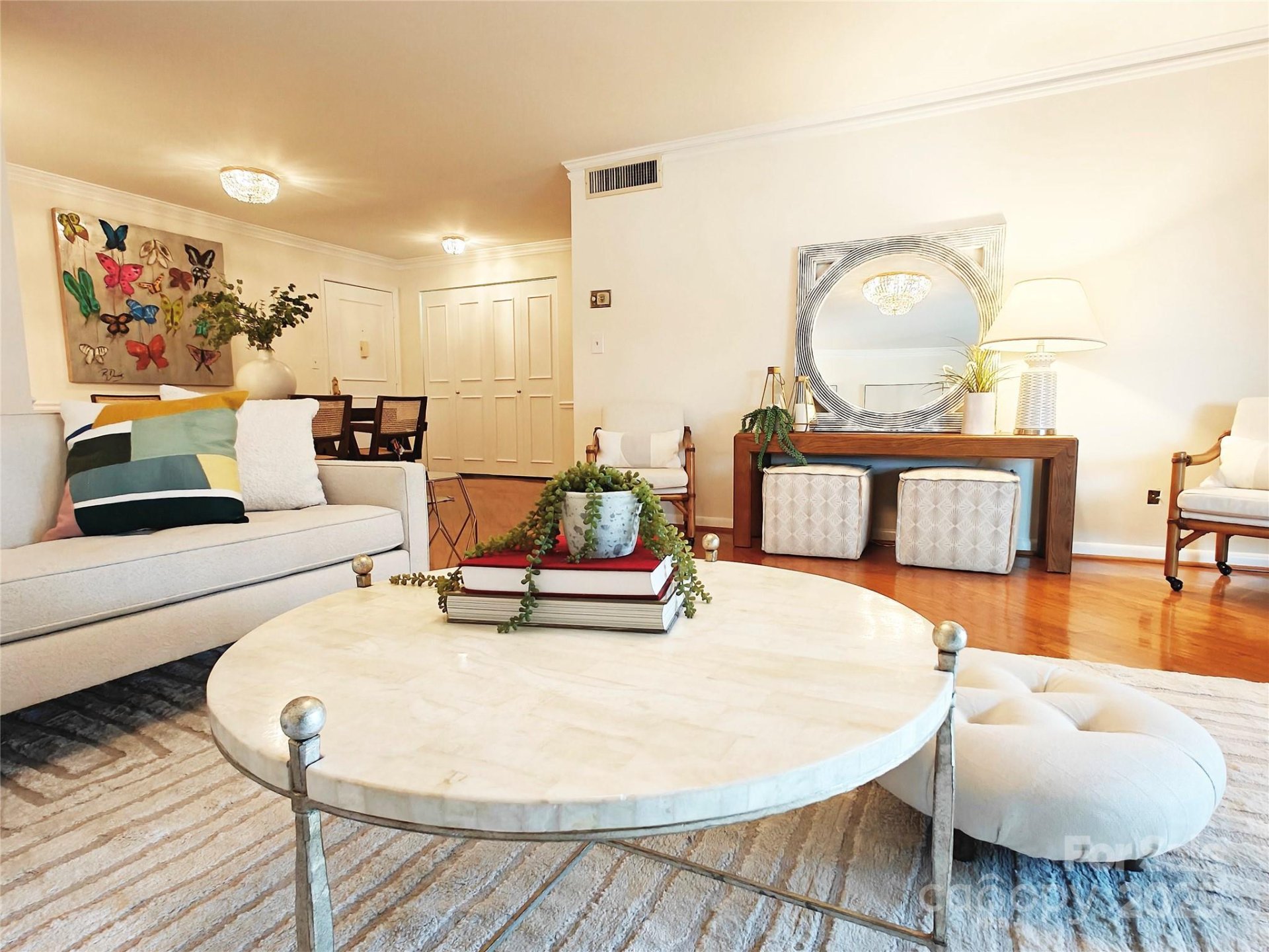 1323 Queens Road