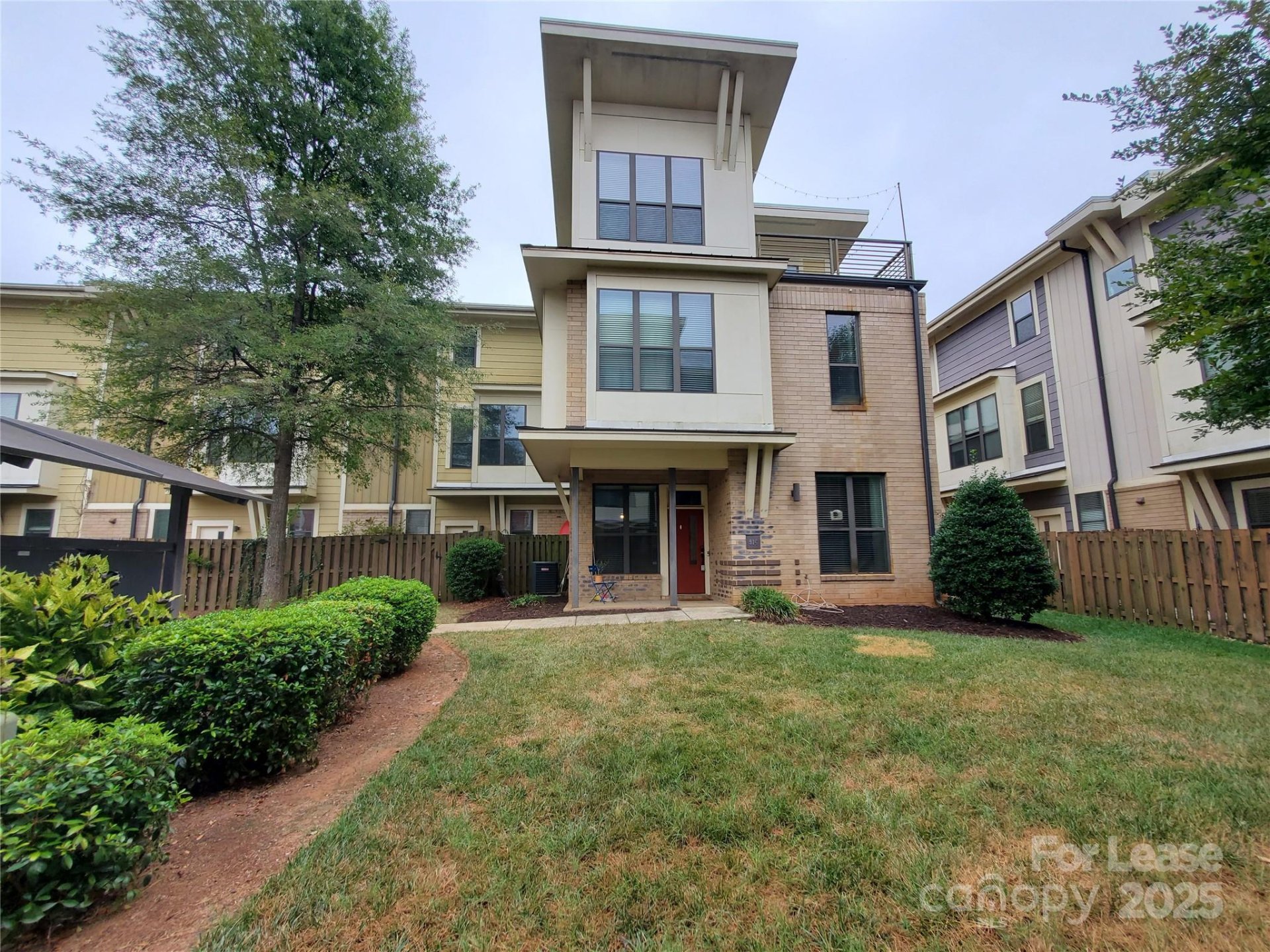 Property image 1 at 914 Warren Burgess Lane, Charlotte, NC 28205