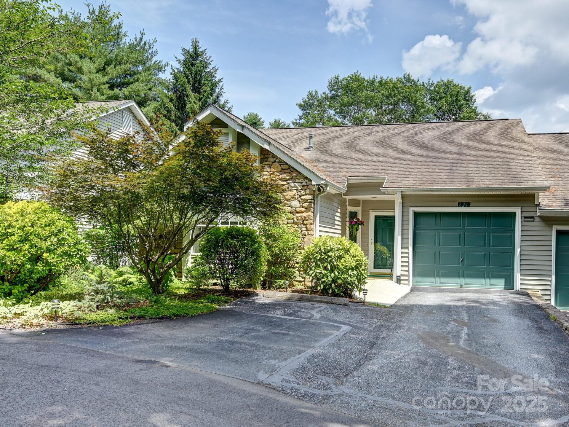Property image 2 at 621 E Park Place, Hendersonville, NC 28791