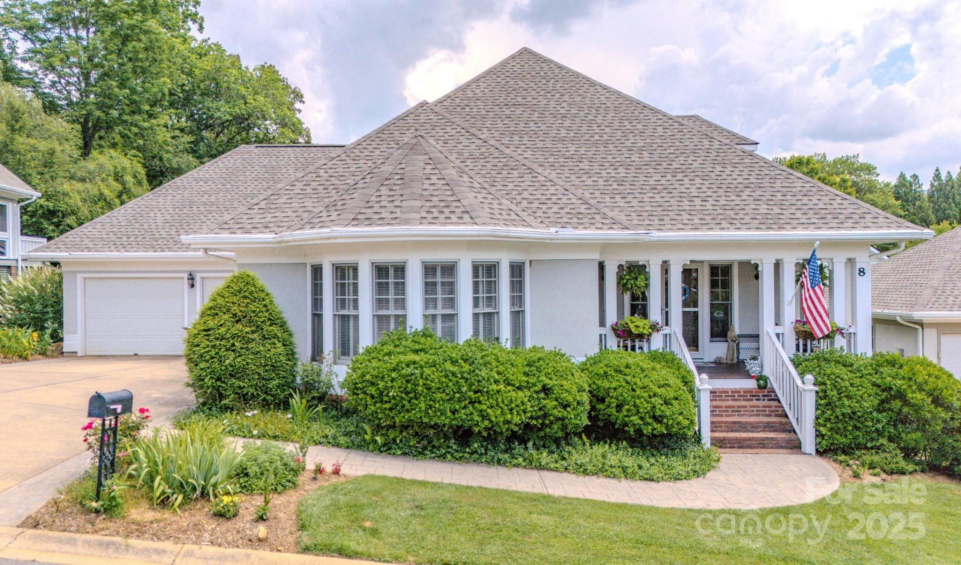 8 Creekside Way