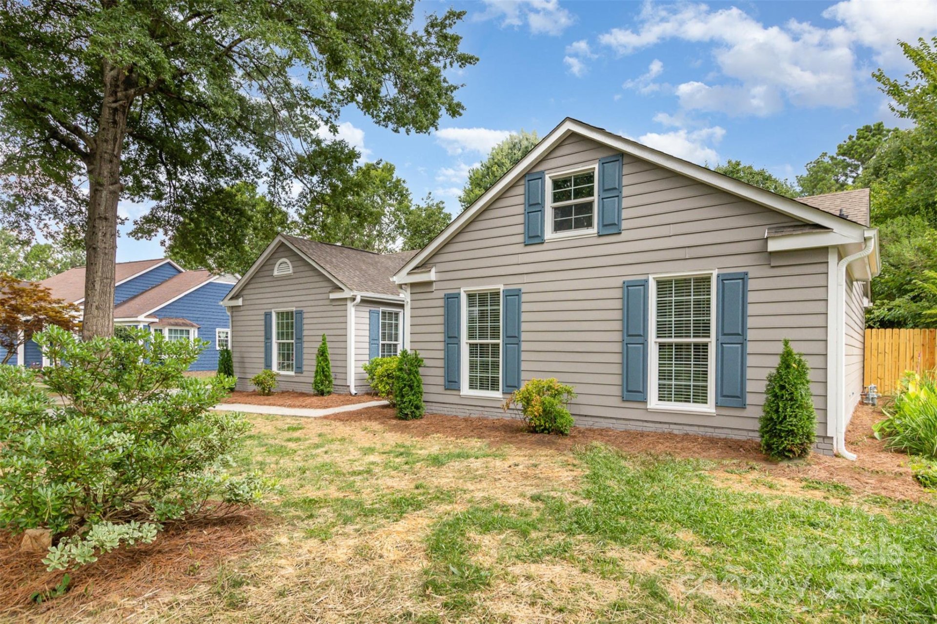 Property image 2 at 5234 Bellflower Lane, Charlotte, NC 28227