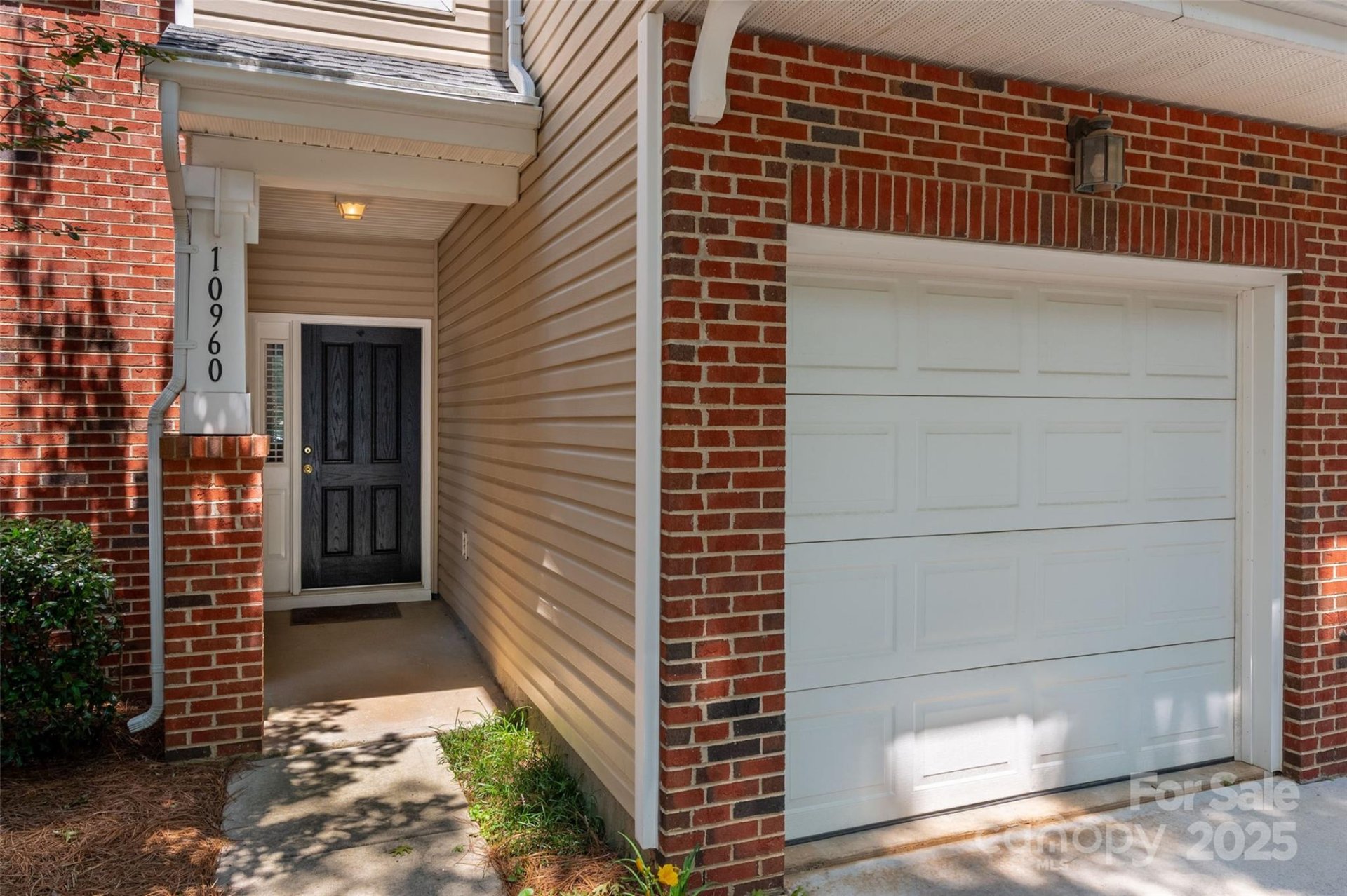Property image 2 at 10960 Princeton Village Drive, Charlotte, NC 28277