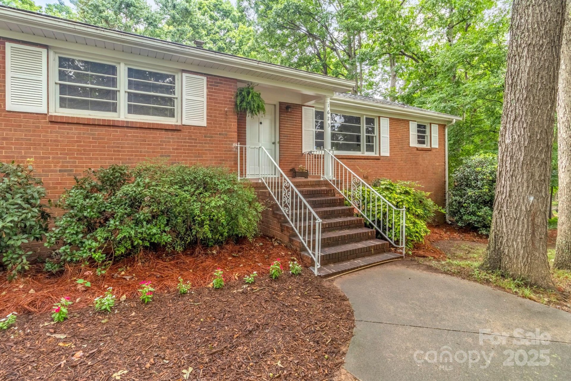 Property image 2 at 1623 Lumarka Drive, Charlotte, NC 28212