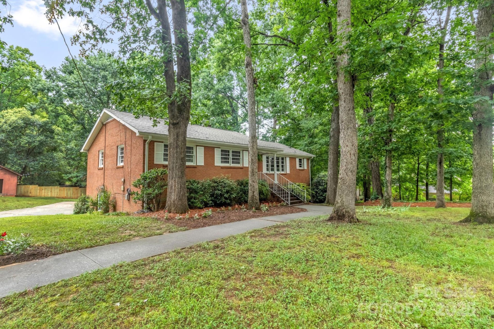 Property image 3 at 1623 Lumarka Drive, Charlotte, NC 28212