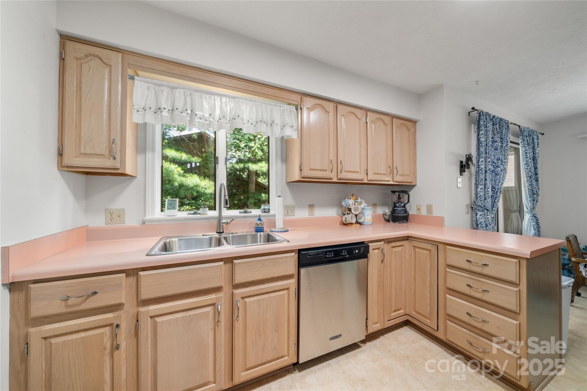 Property image 5 at 501 Red Oak Drive, Hendersonville, NC 28791