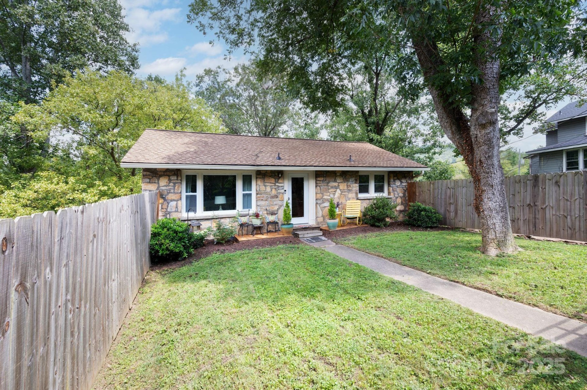 Property image 2 at 9 Linden Avenue, Asheville, NC 28801