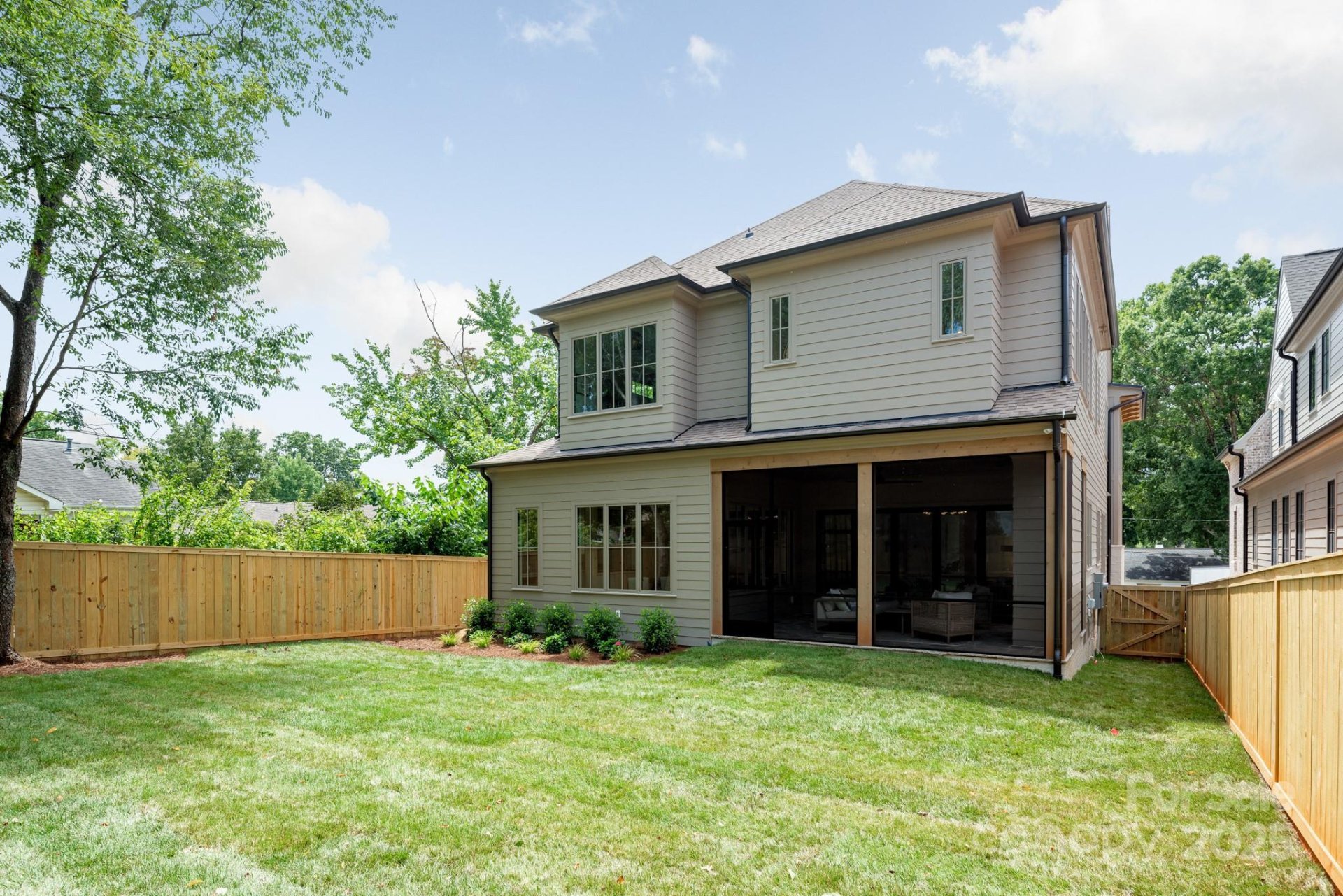 Property image 3 at 4021 Ridgecrest Avenue, Charlotte, NC 28211