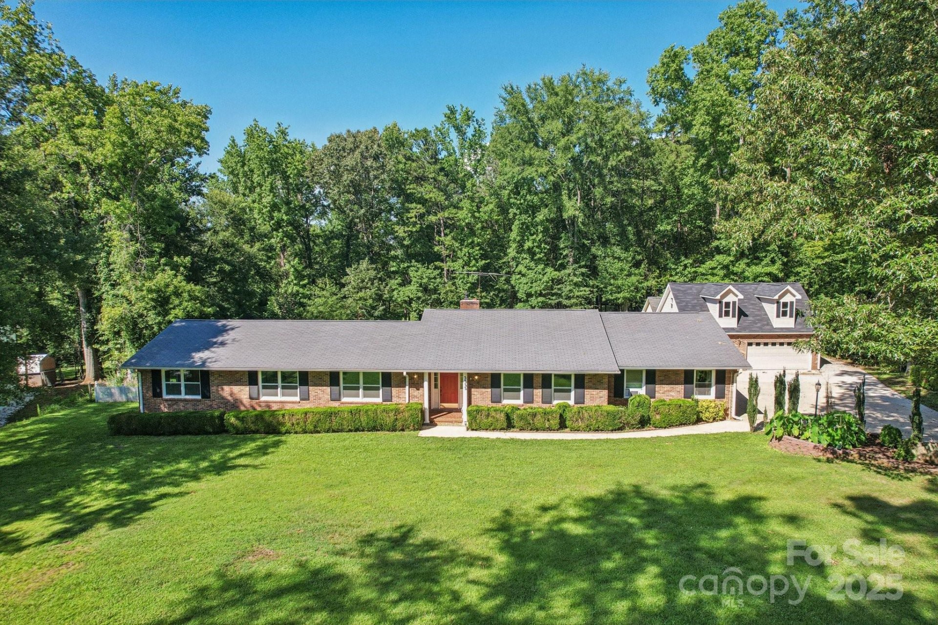 Monterey Hills, Rock Hill Community