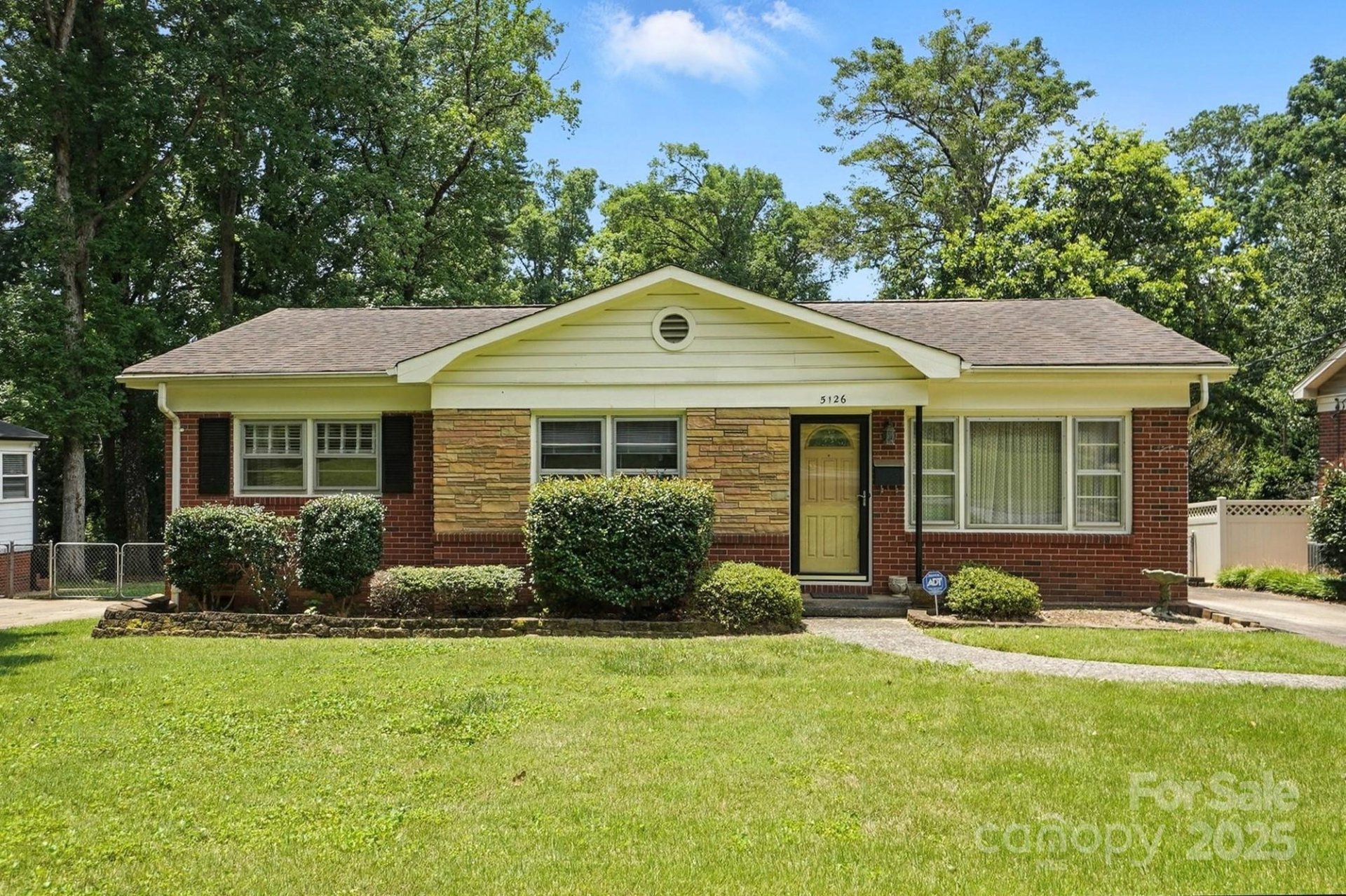 Property image 3 at 5126 Unaka Avenue, Charlotte, NC 28205