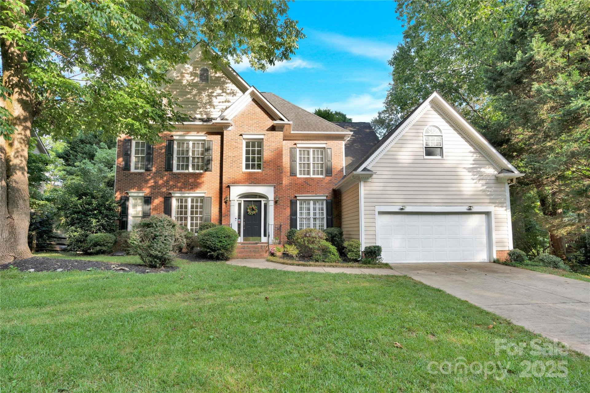5015 Foxbriar Trail