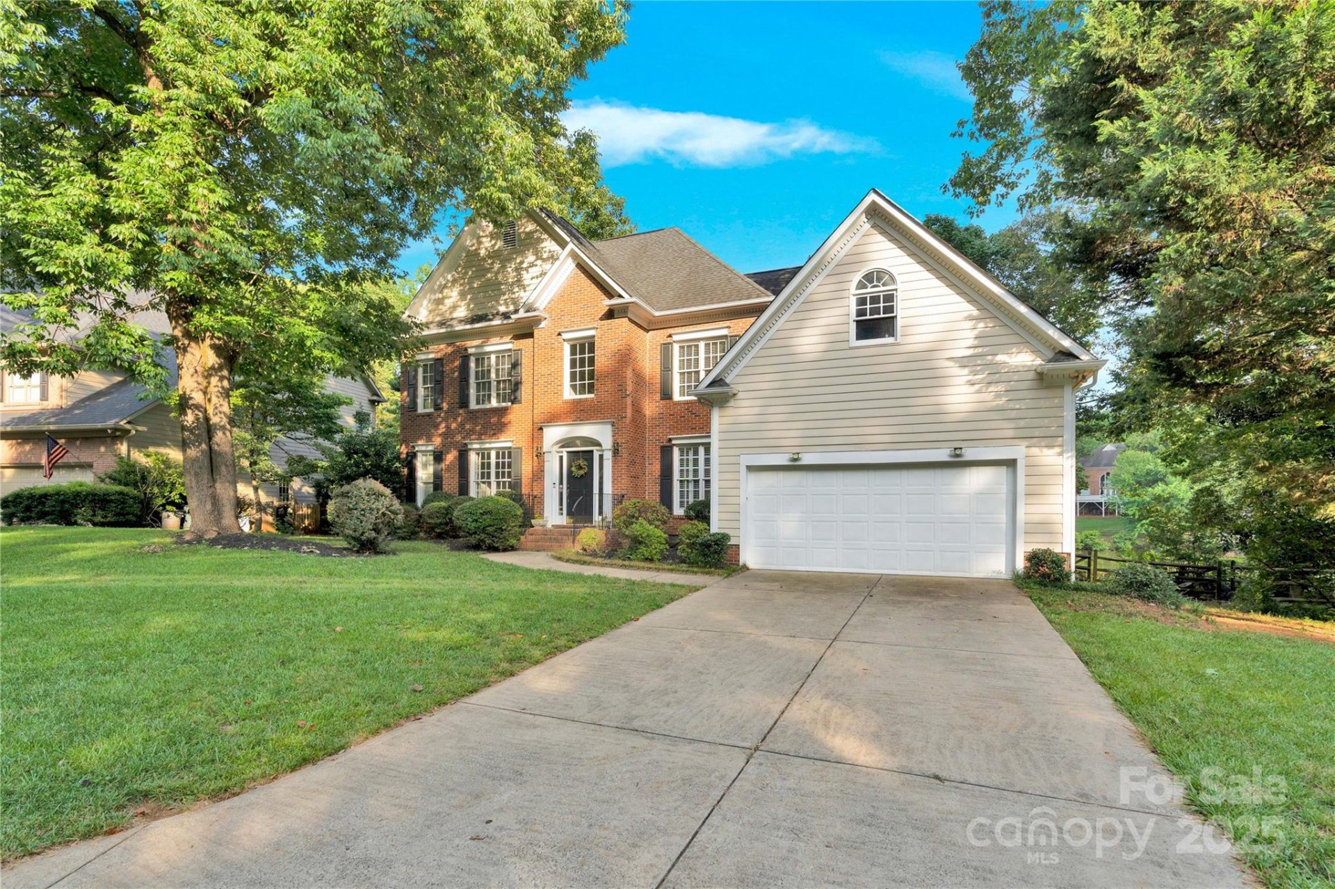 Property image 3 at 5015 Foxbriar Trail, Charlotte, NC 28269