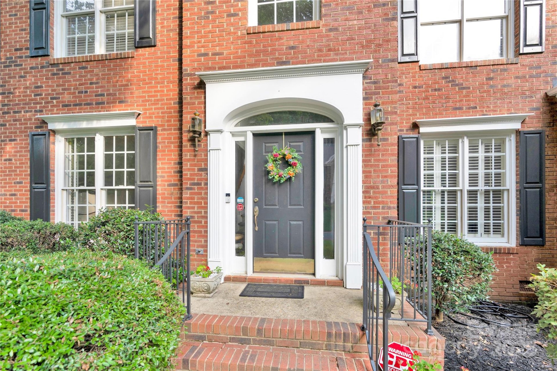 Property image 4 at 5015 Foxbriar Trail, Charlotte, NC 28269