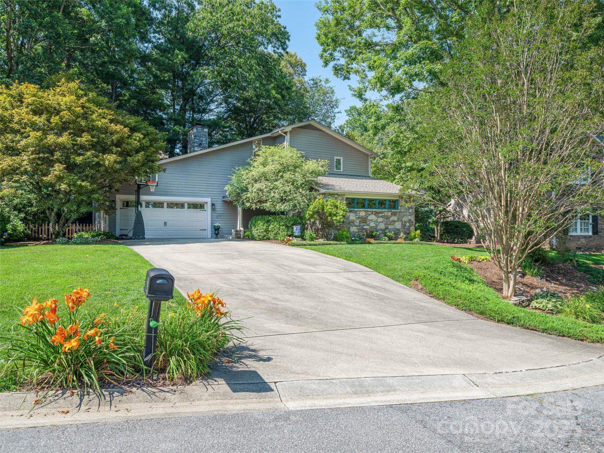 White Oak Grove, Arden Community