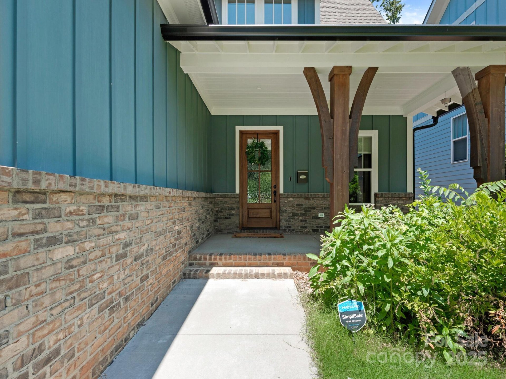 Property image 2 at 3009 Commonwealth Avenue, Charlotte, NC 28205