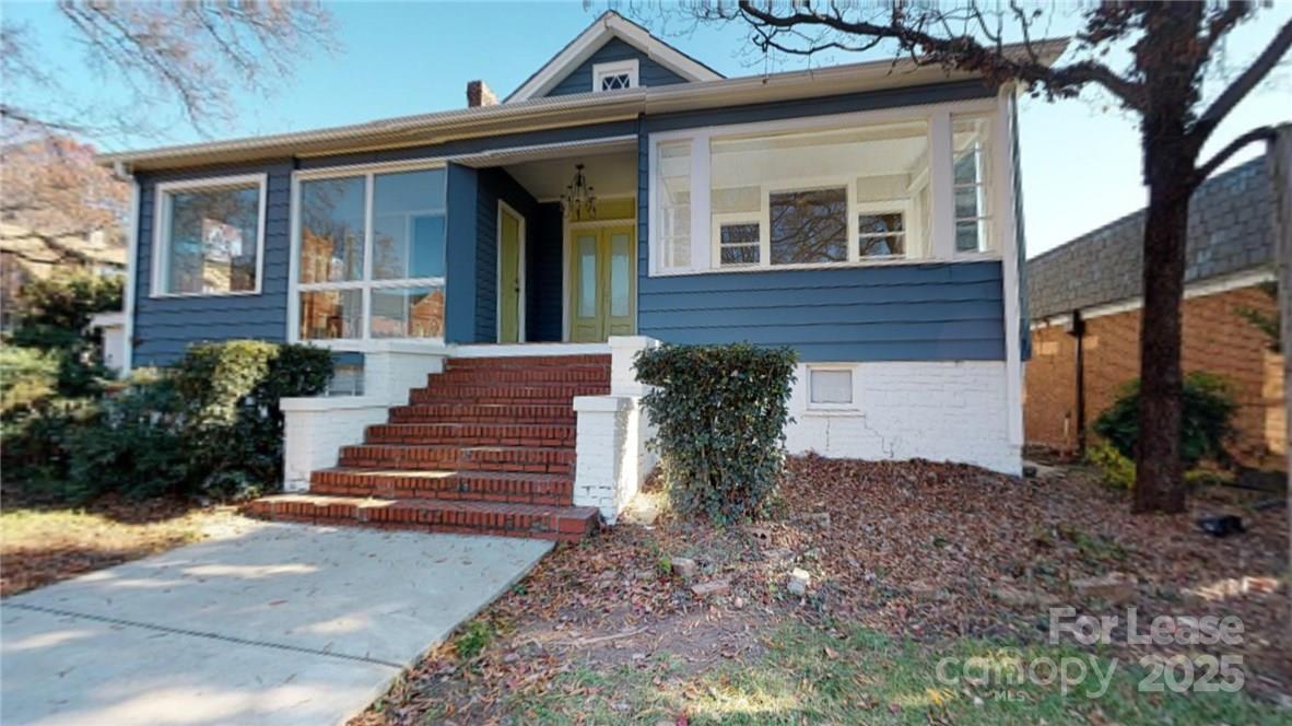 428 Hawthorne Lane