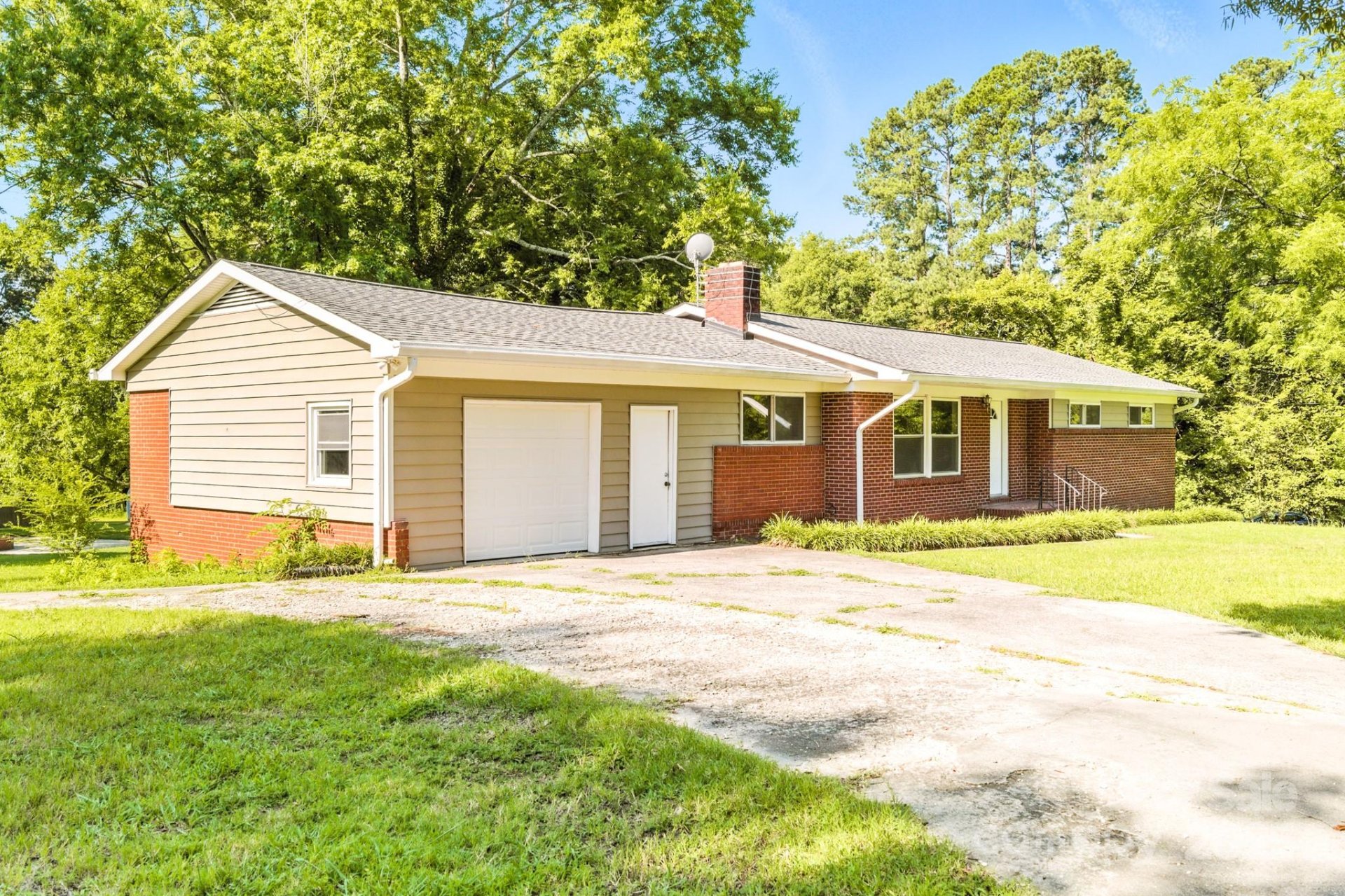 Property image 3 at 215 Mellwood Drive, Charlotte, NC 28214