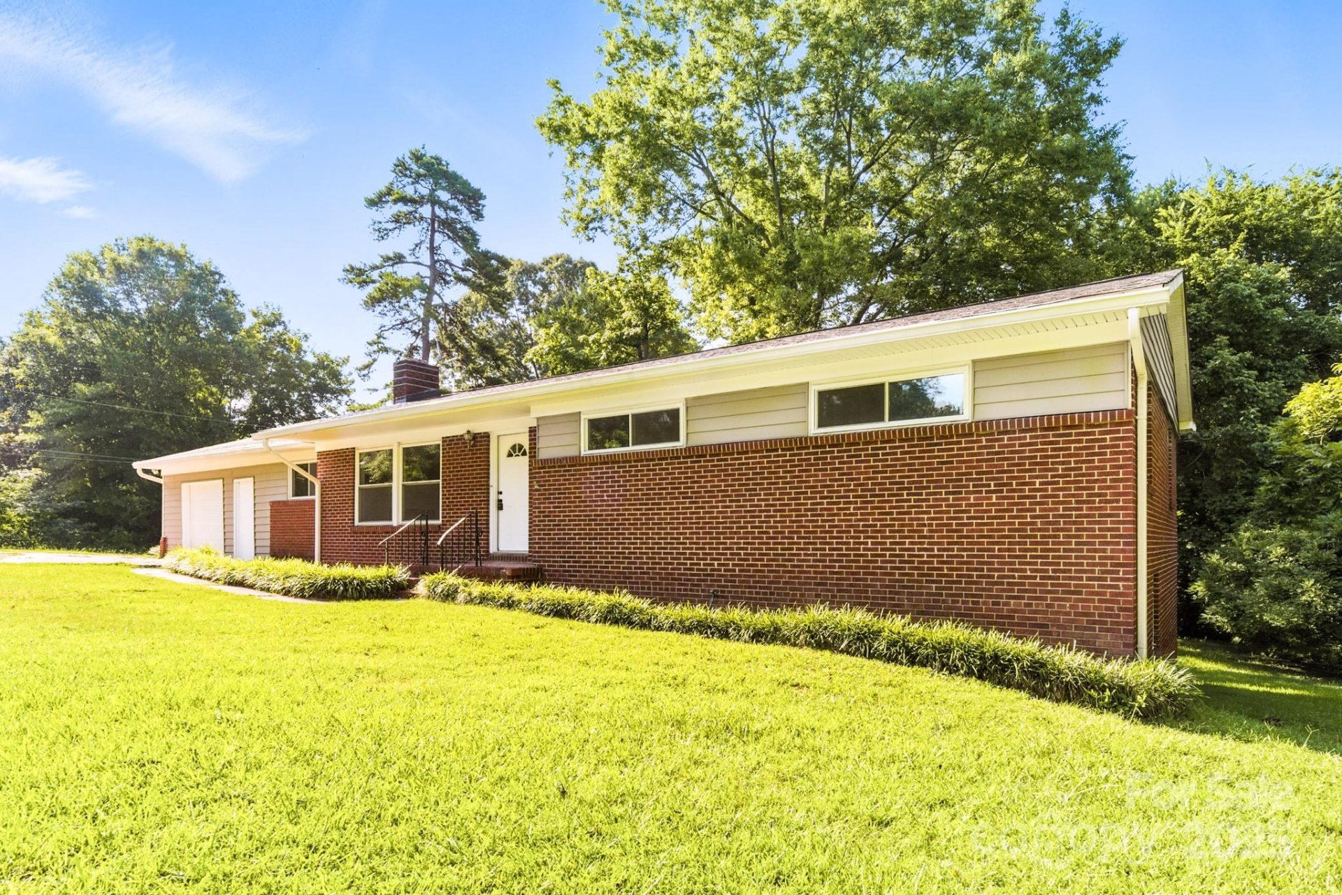 Property image 4 at 215 Mellwood Drive, Charlotte, NC 28214