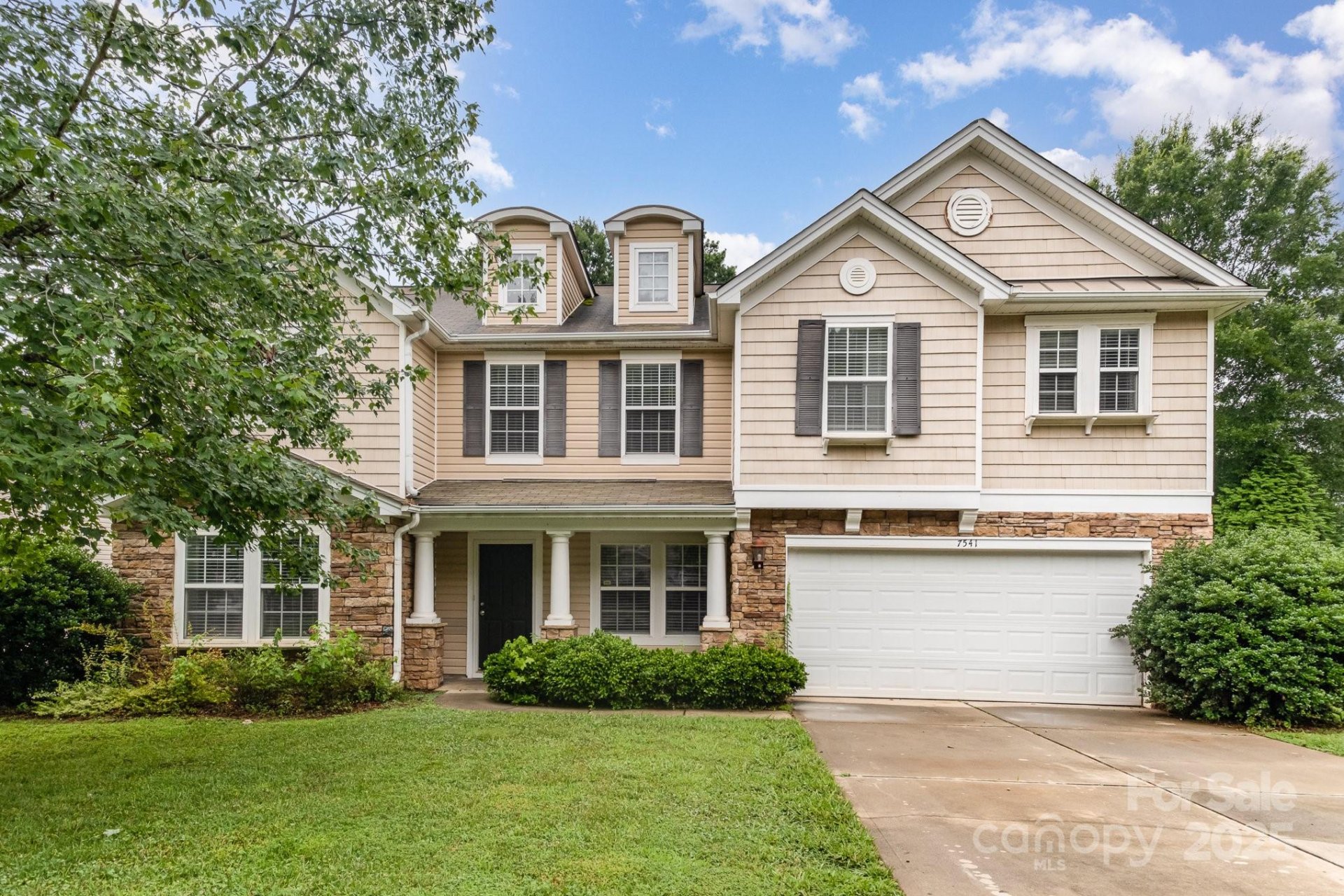 Property image 3 at 7541 Brookwood Valley Lane, Mint Hill, NC 28227