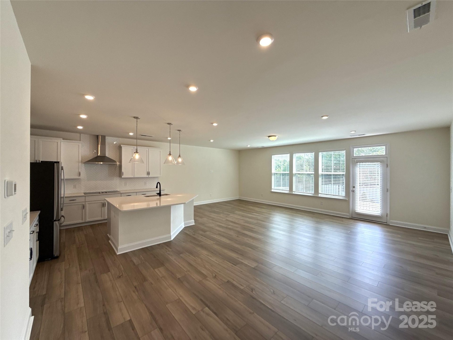 Property image 2 at 6032 Mariemont Circle, Charlotte, NC 28226
