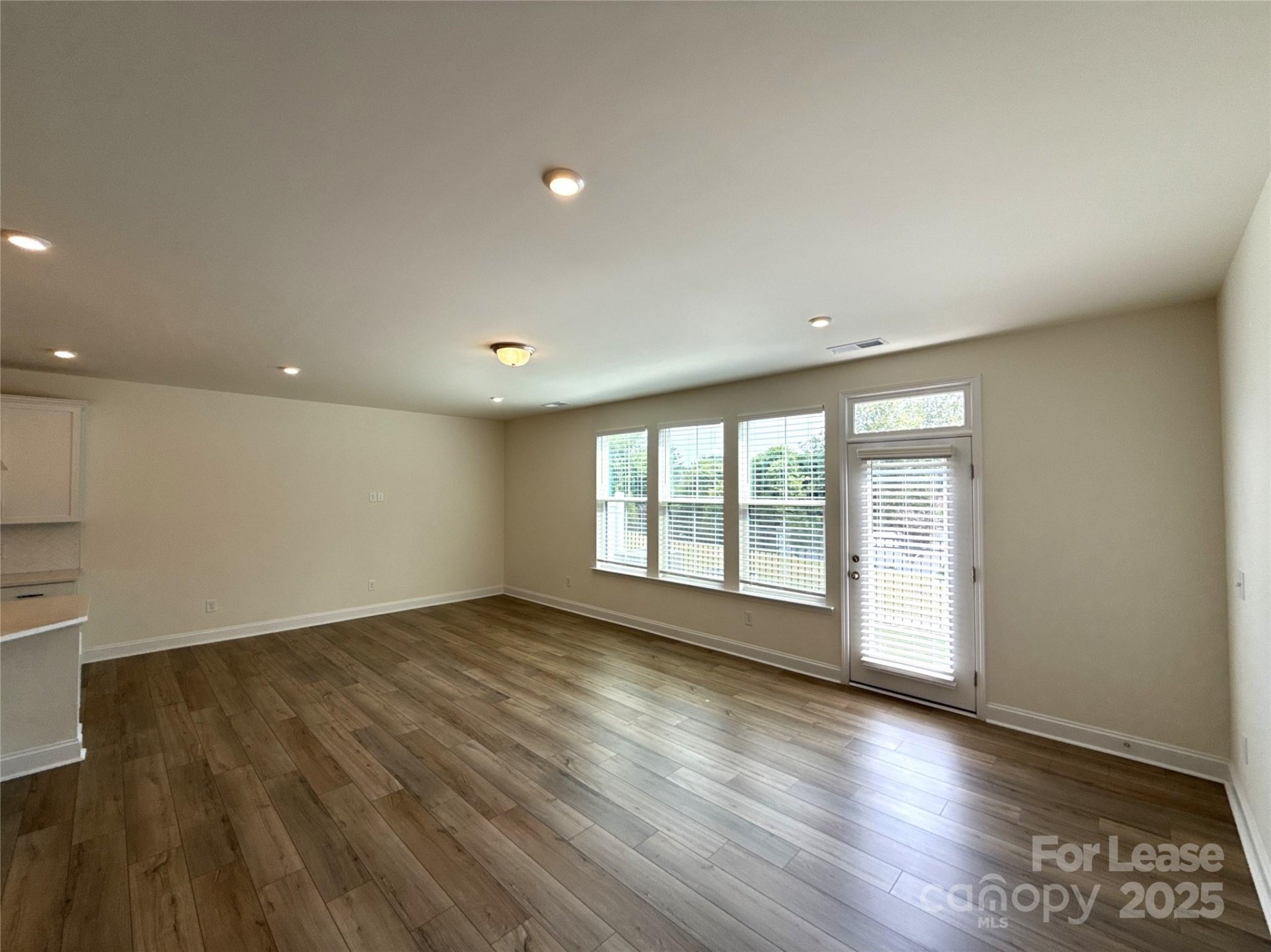 Property image 3 at 6032 Mariemont Circle, Charlotte, NC 28226