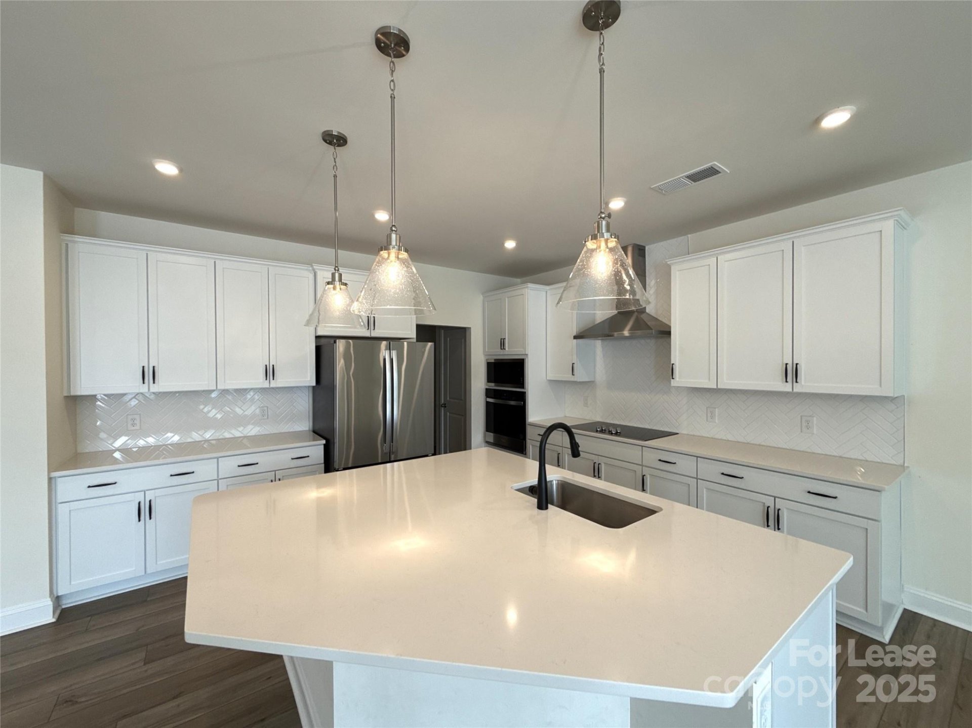 Property image 4 at 6032 Mariemont Circle, Charlotte, NC 28226