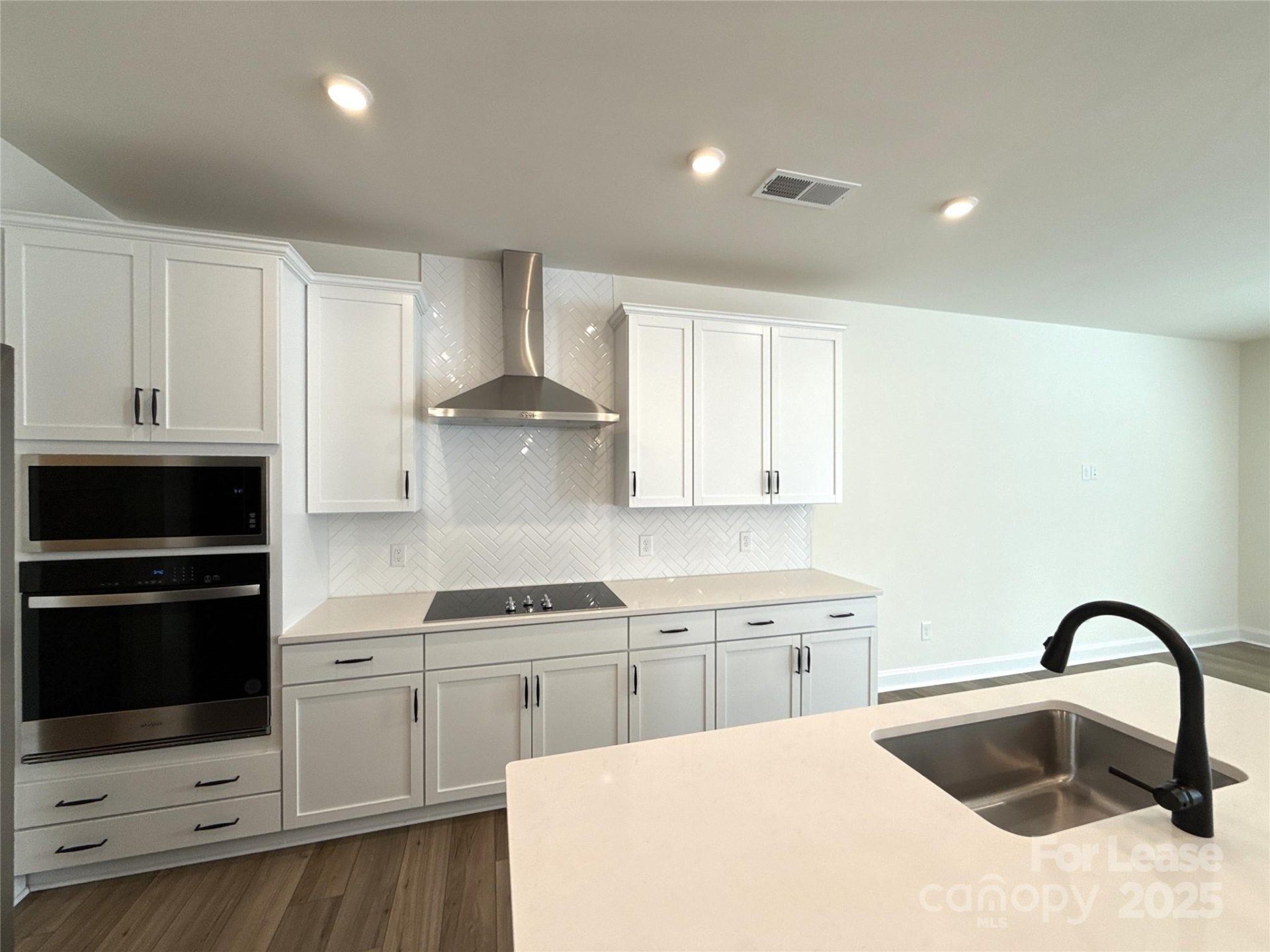 Property image 5 at 6032 Mariemont Circle, Charlotte, NC 28226