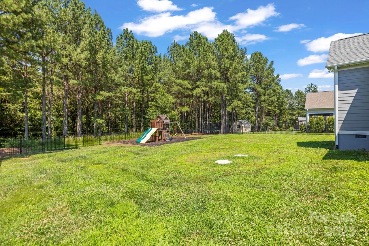 Property image 3 at 4930 Killian Crossing Drive, Denver, NC 28037