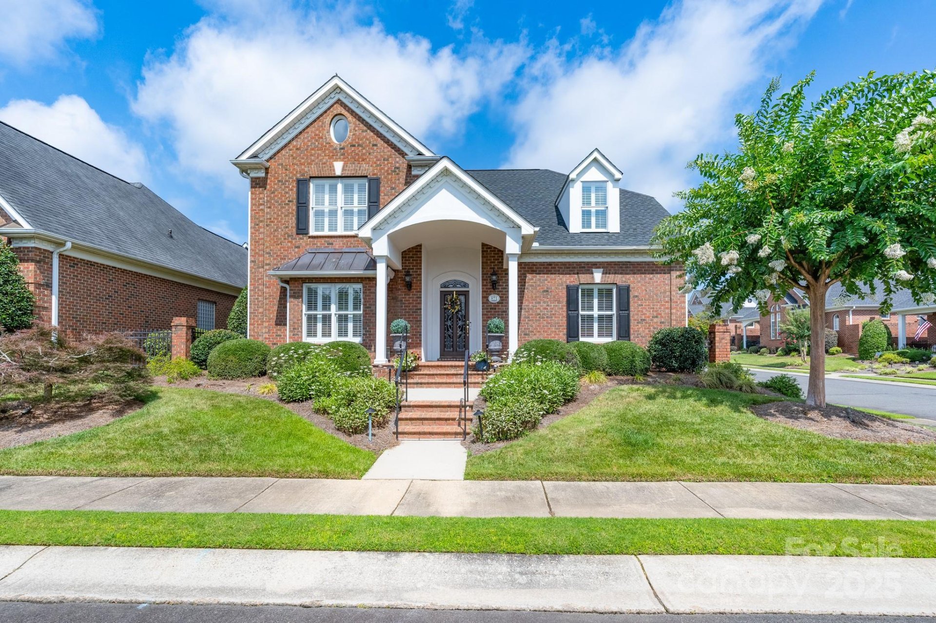 971 Blakeley Walk