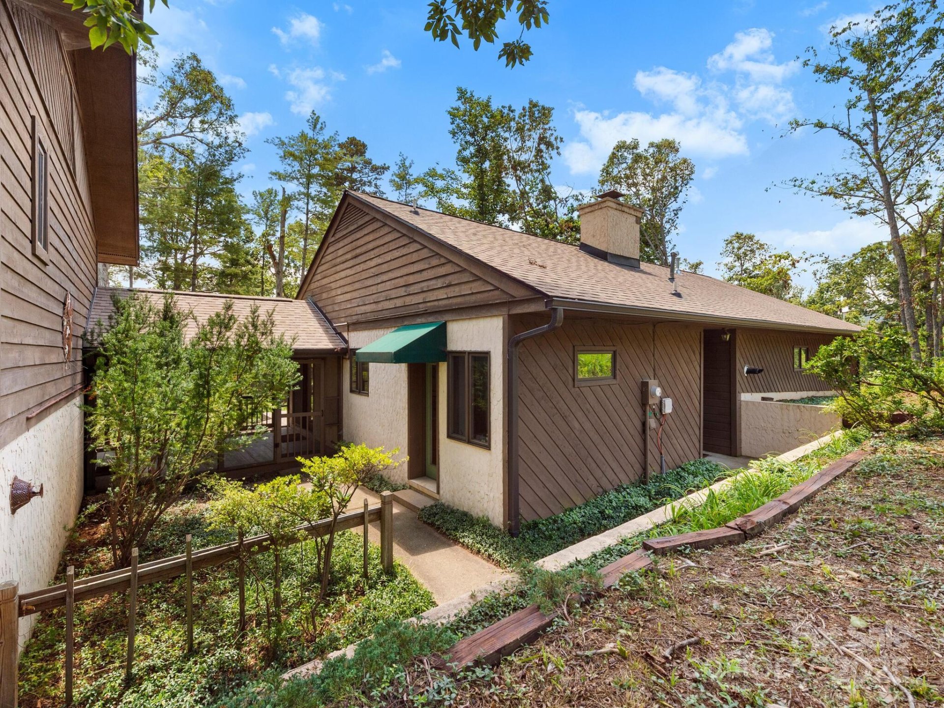 31 W Black Oak Drive
