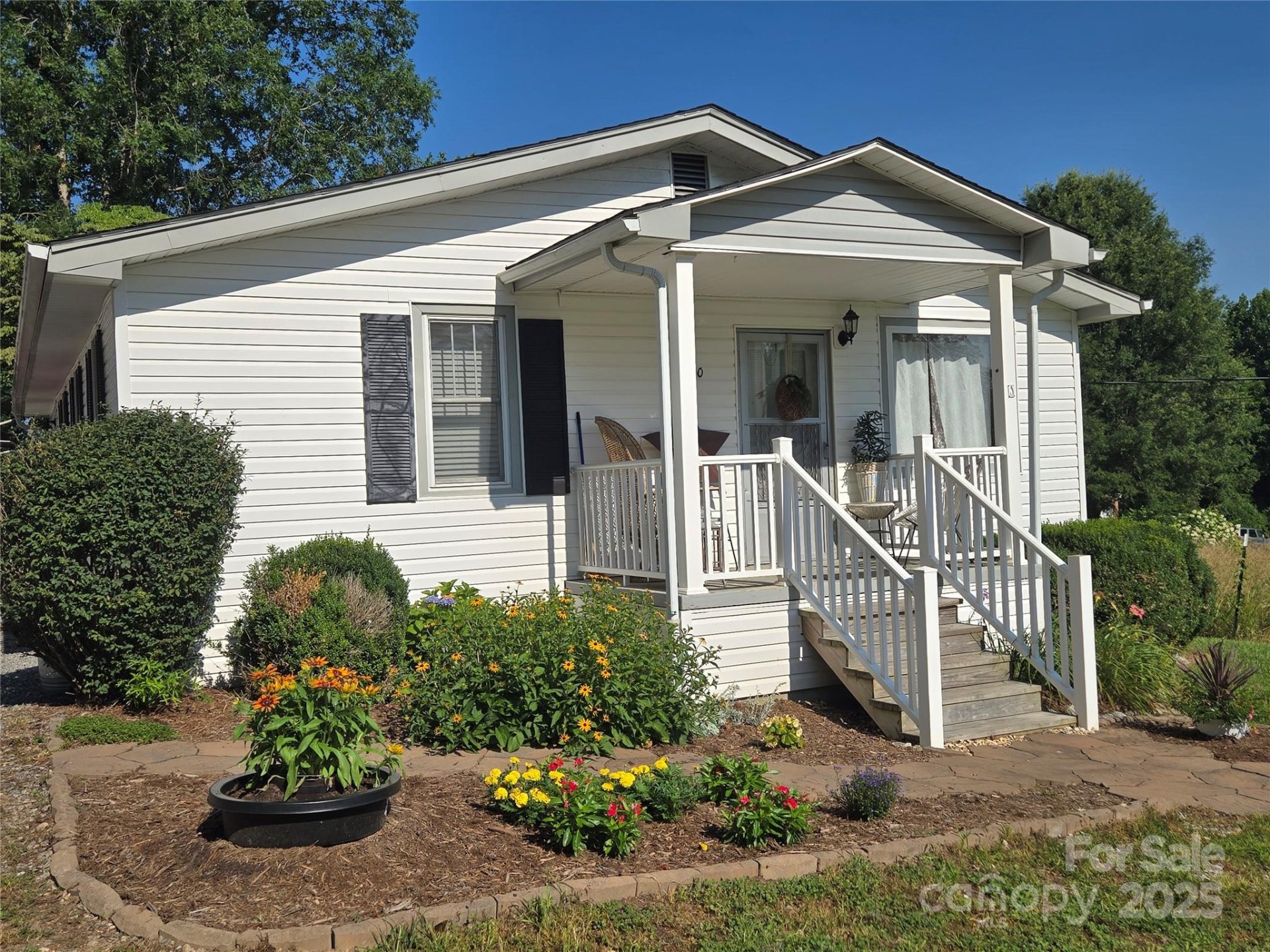 Property image 1 at 310 E Walker Street Extension, East Flat Rock, NC 28726