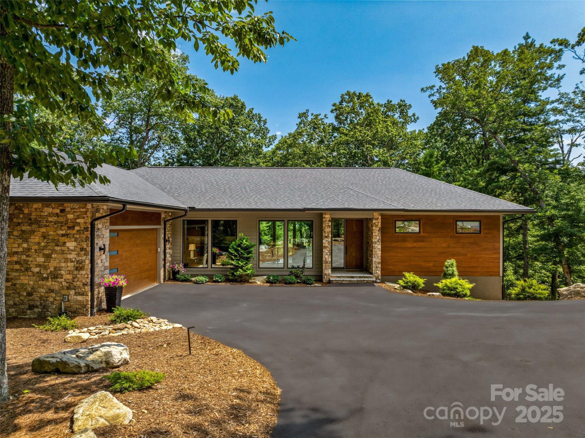 Property image 3 at 23 Haverhill Court, Flat Rock, NC 28731