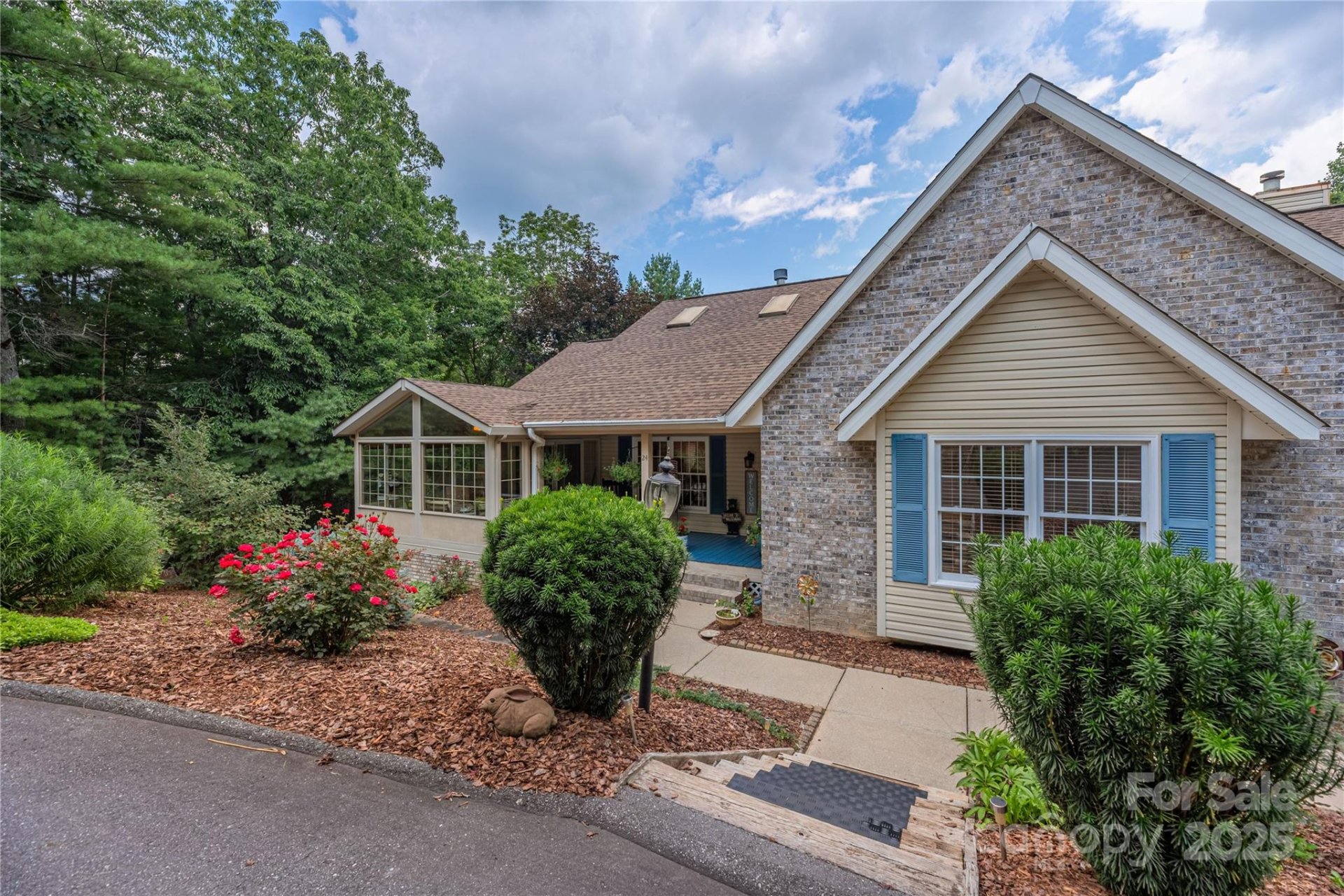 Property image 3 at 24 Moriah Lane, Asheville, NC 28803