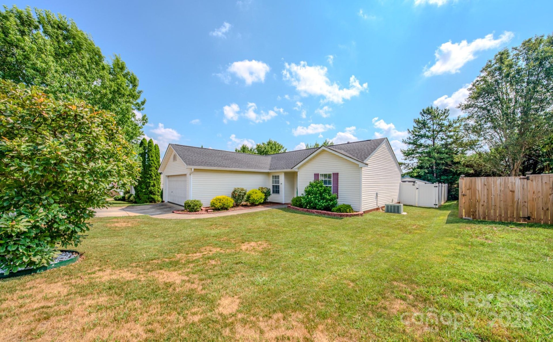 Property image 3 at 1975 8th Street Lane, Hickory, NC 28602