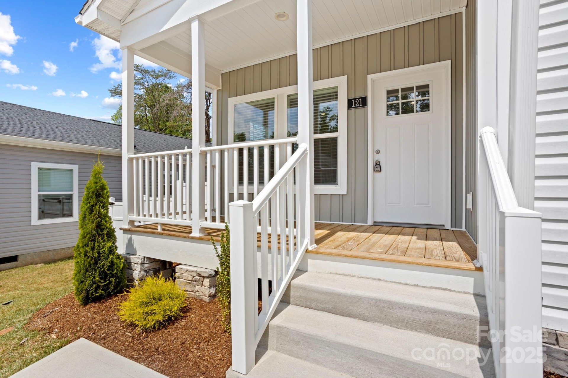 Property image 4 at 121 Bellamy Road, Asheville, NC 28806