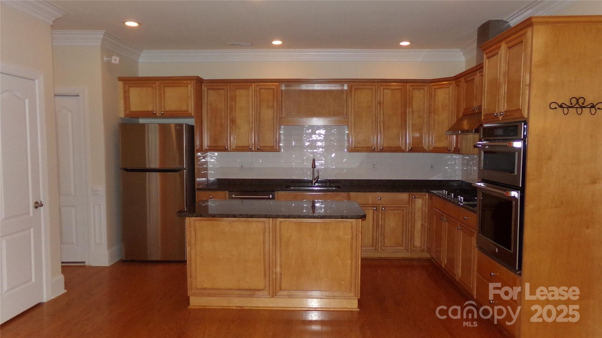 Property image 2 at 113 St Albans Lane, Davidson, NC 28036