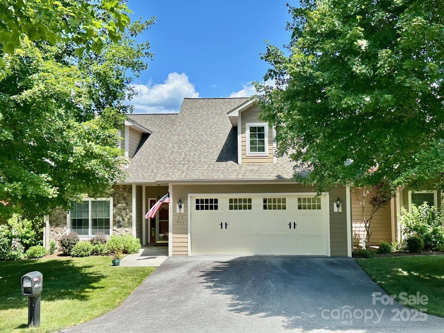 844 E Landing Circle