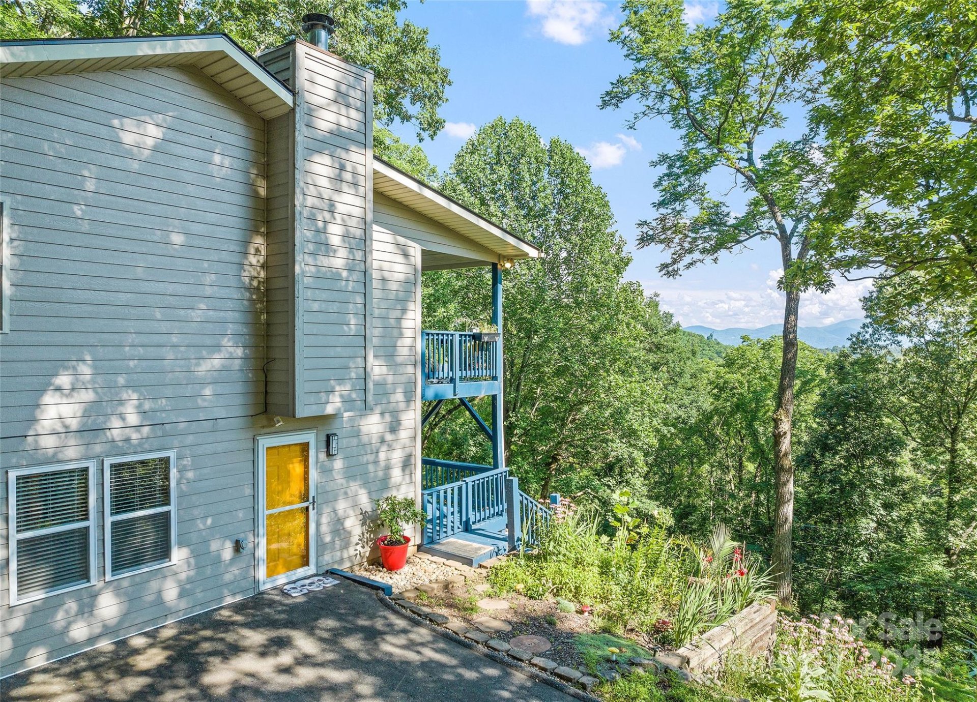 208 Tuckaway Road