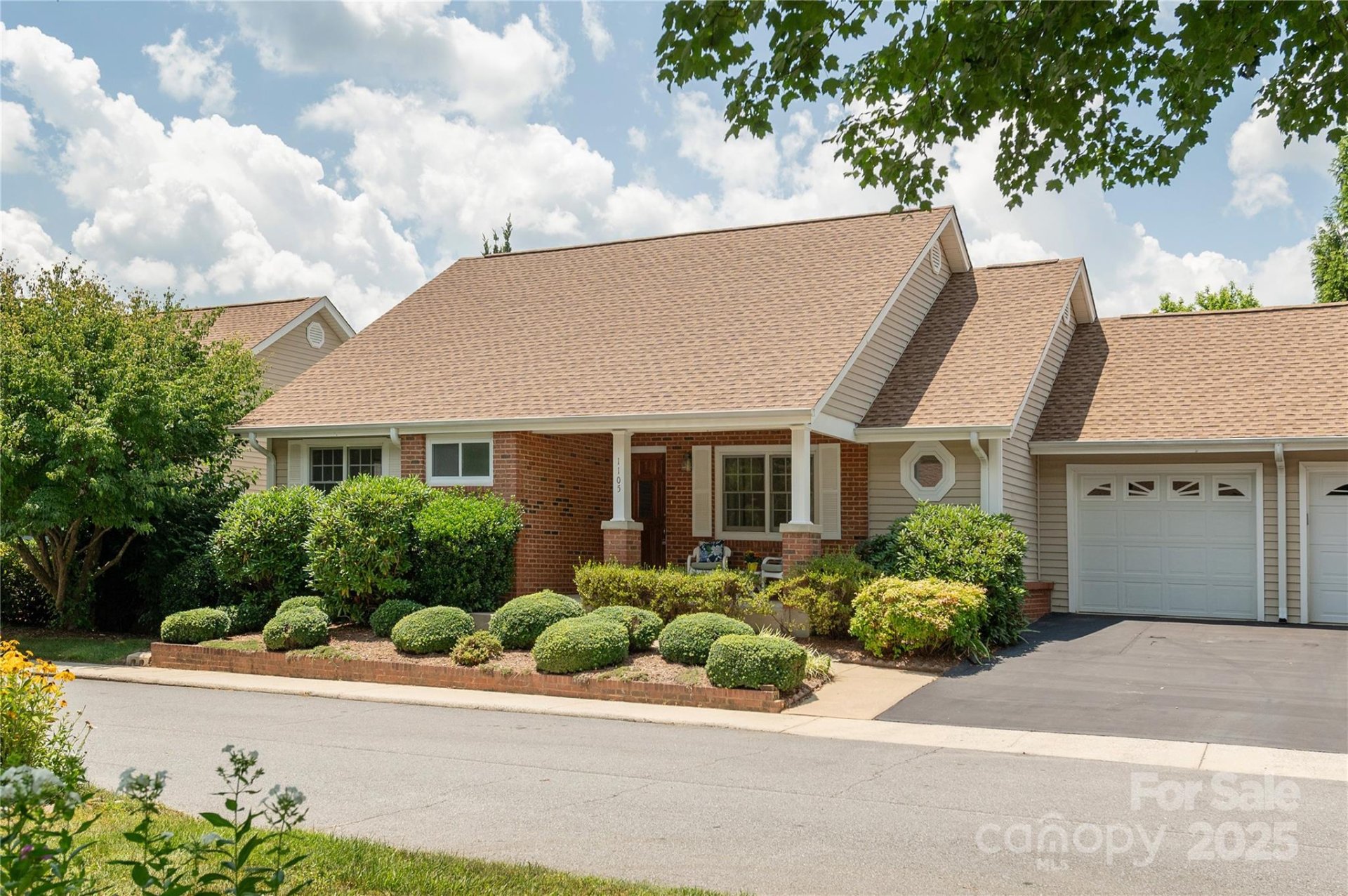 Property image 1 at 1105 Citation Circle, Hendersonville, NC 28739