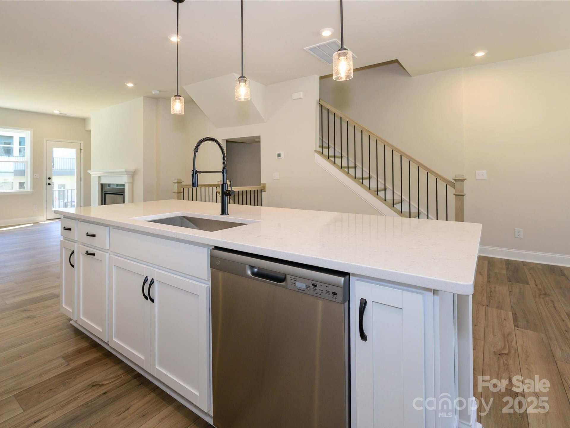 Property image 4 at 816 Flintside Lane, Charlotte, NC 28217