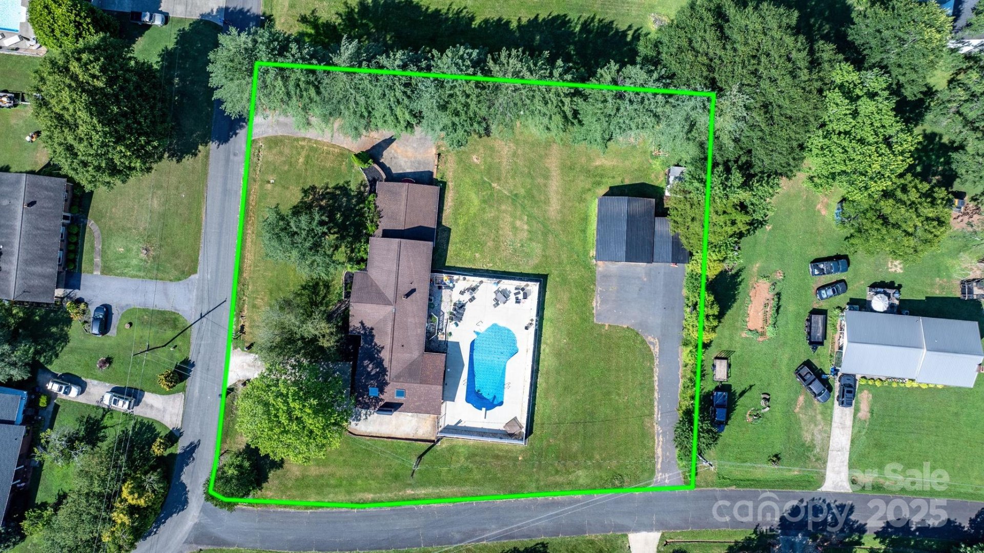 Property image 2 at 2596 Sweetbriar Circle, Lenoir, NC 28645