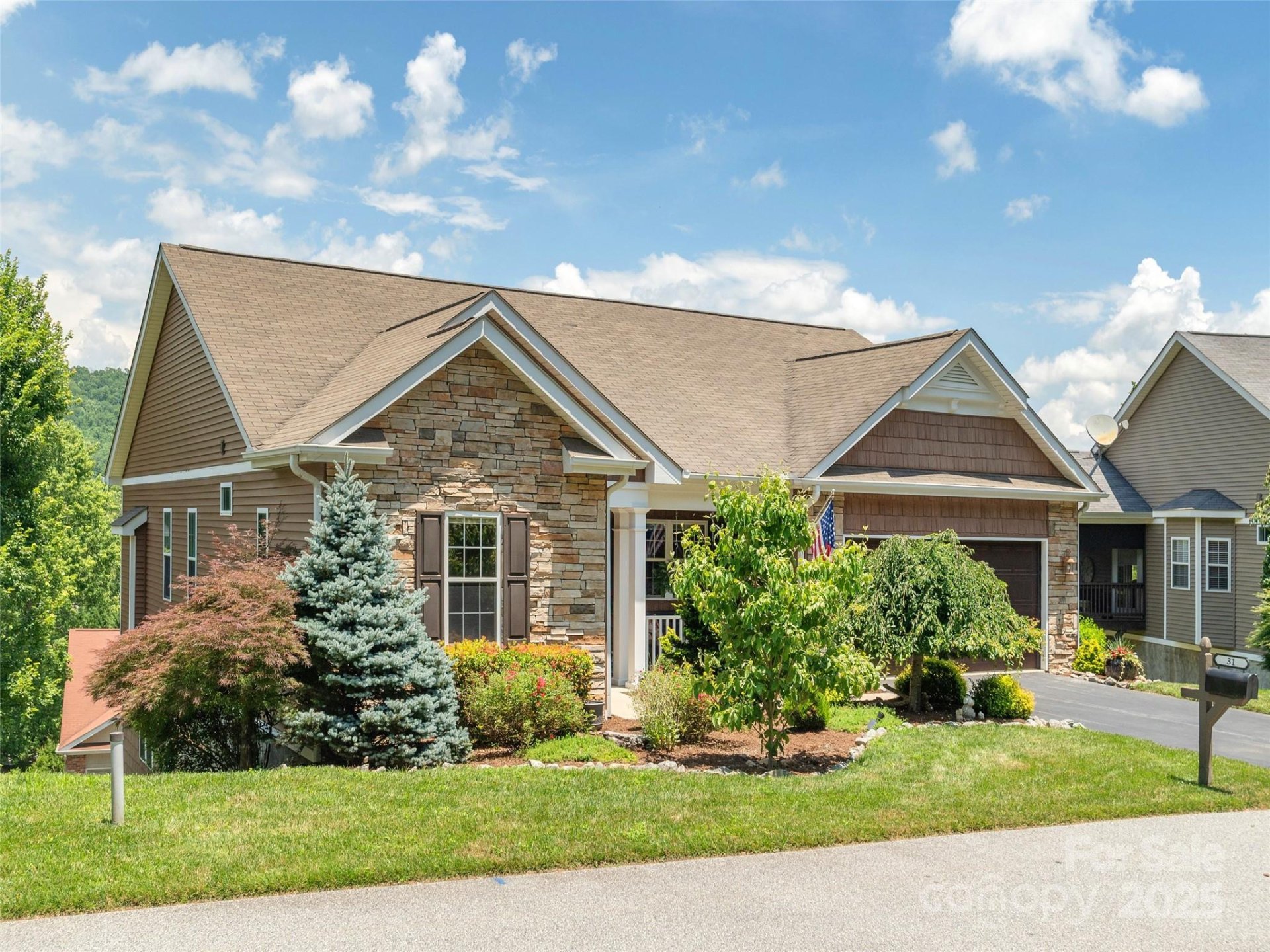 Property image 2 at 31 Headwater Drive, Hendersonville, NC 28739