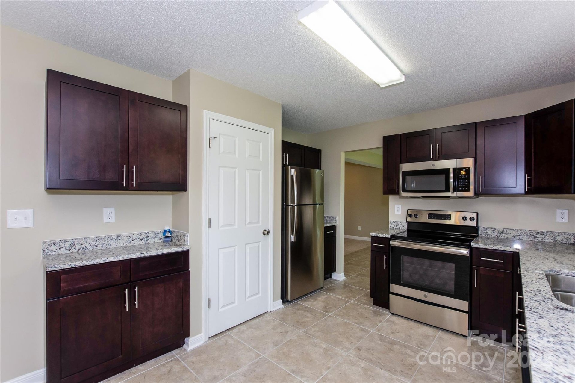 Property image 5 at 11001 Lystra Lane, Charlotte, NC 28262