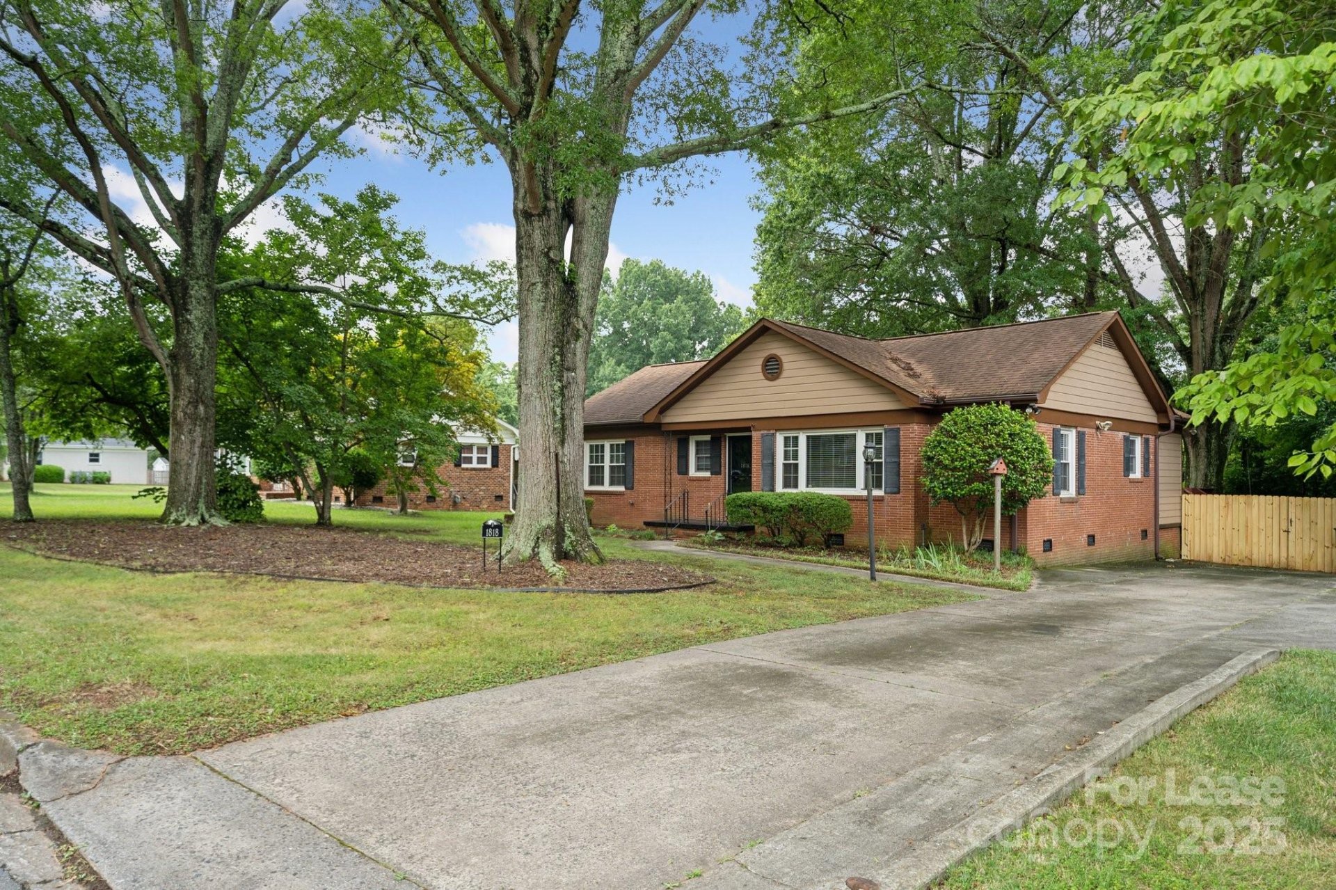 Property image 2 at 1818 Woodland Drive, Charlotte, NC 28205